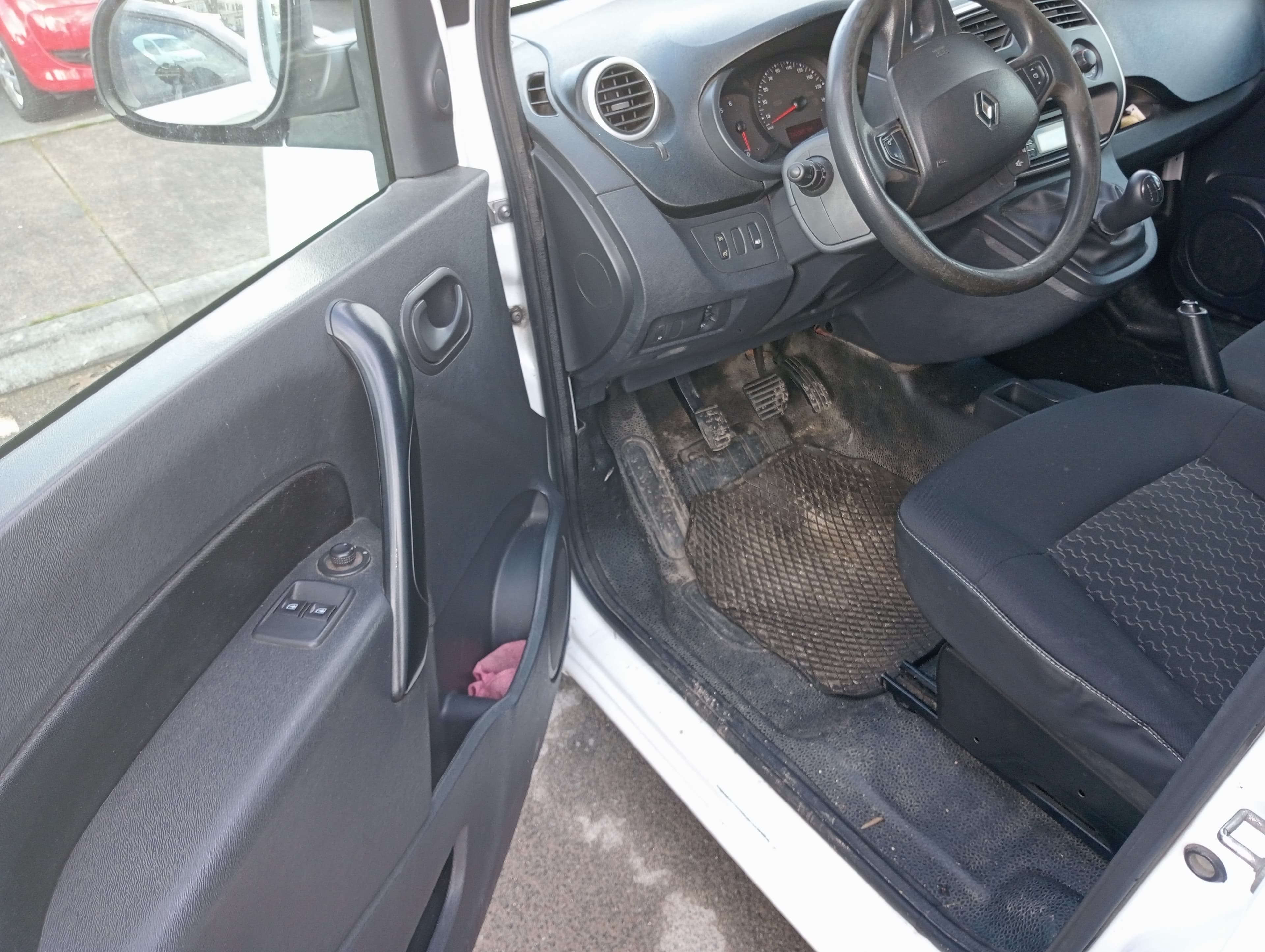 Renault Kangoo · Ano 2016 — imagem 5