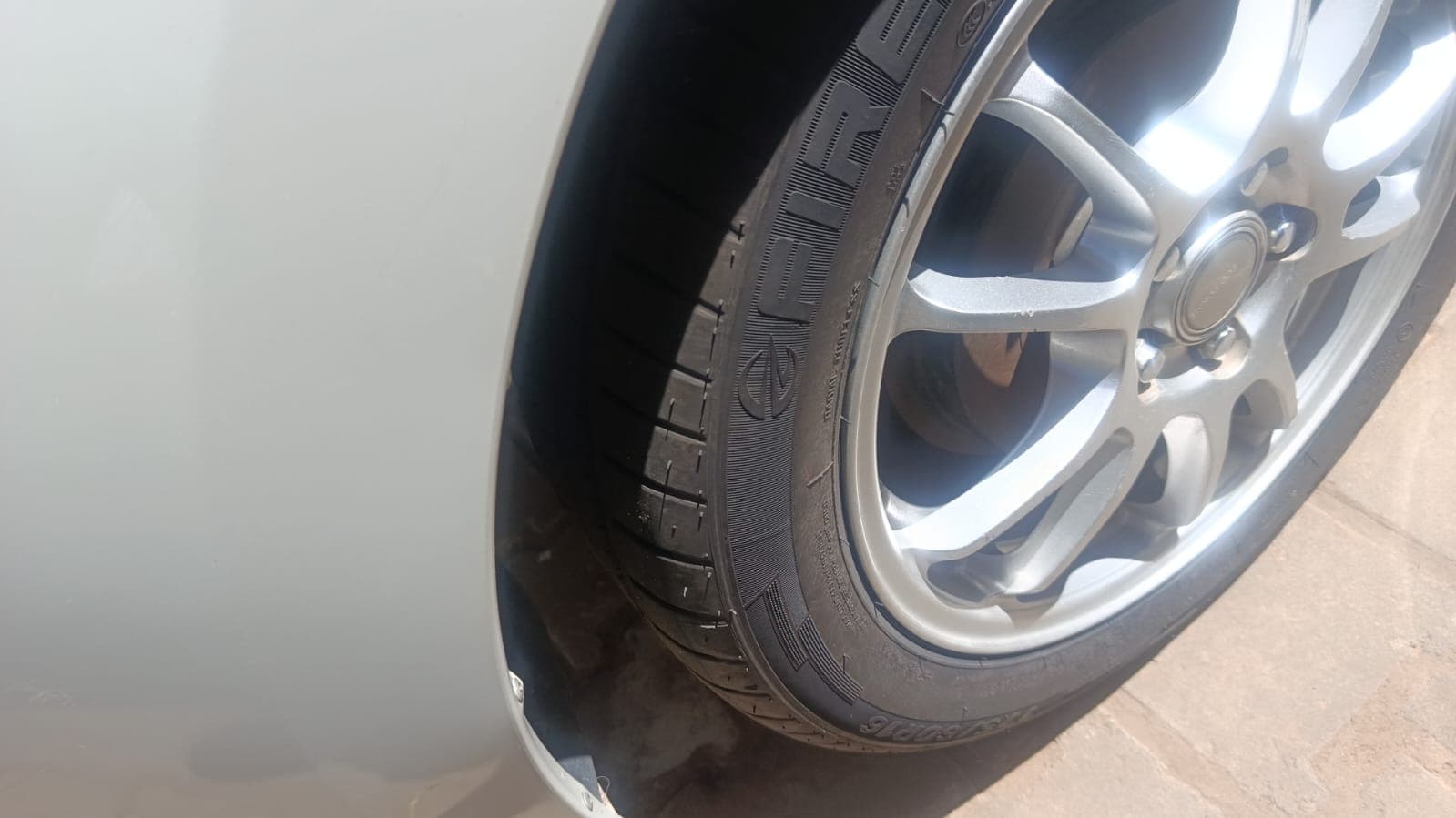 Toyota Ractis_2,55m - 2011 — imagem 6