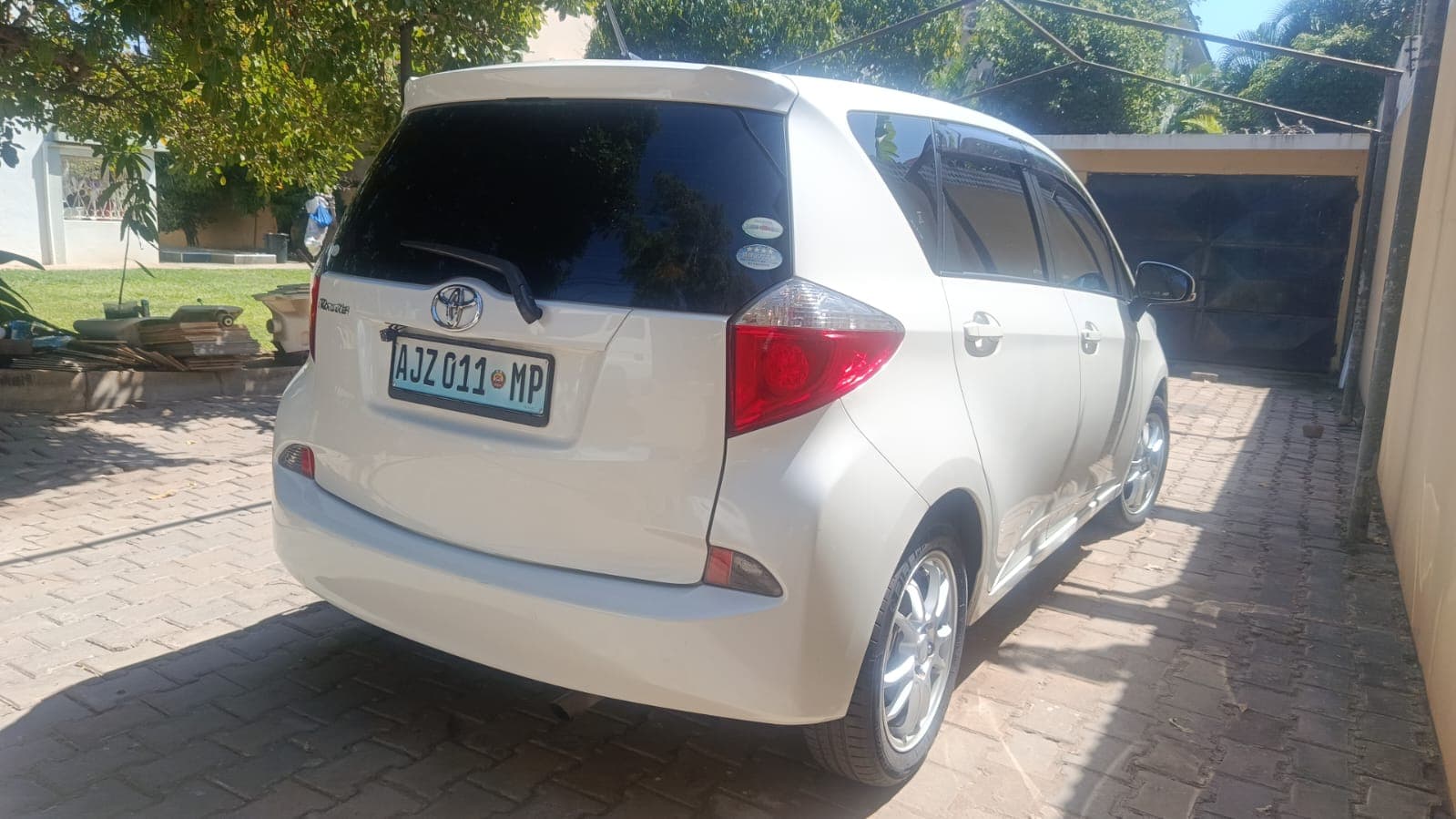 Toyota Ractis_2,55m - 2011 — imagem 17