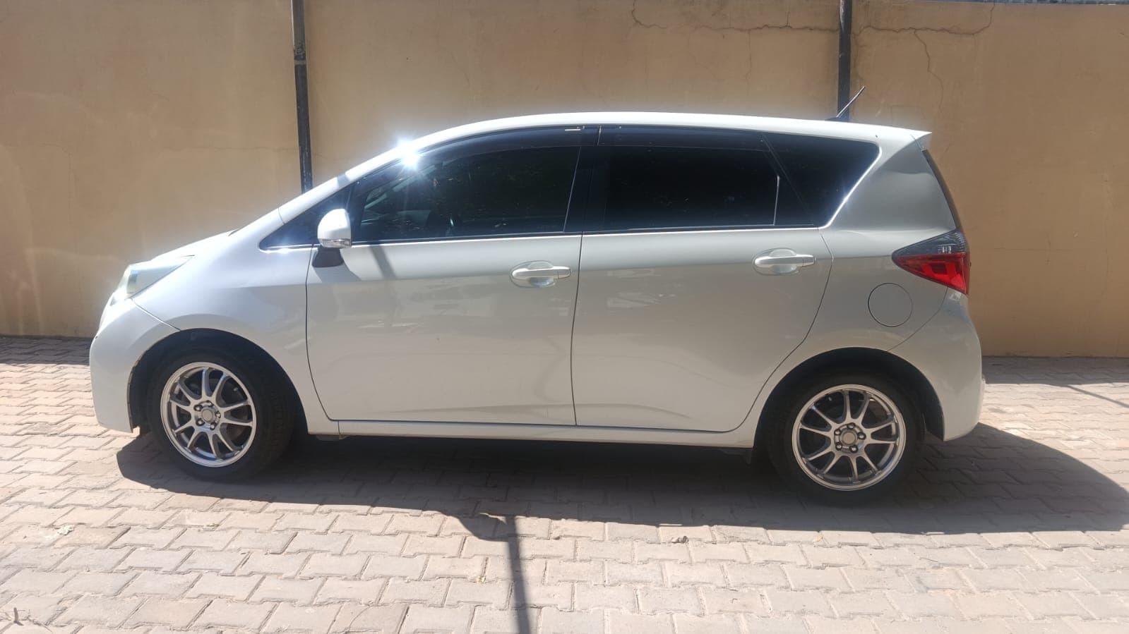 Toyota Ractis_2,55m - 2011 — imagem 4
