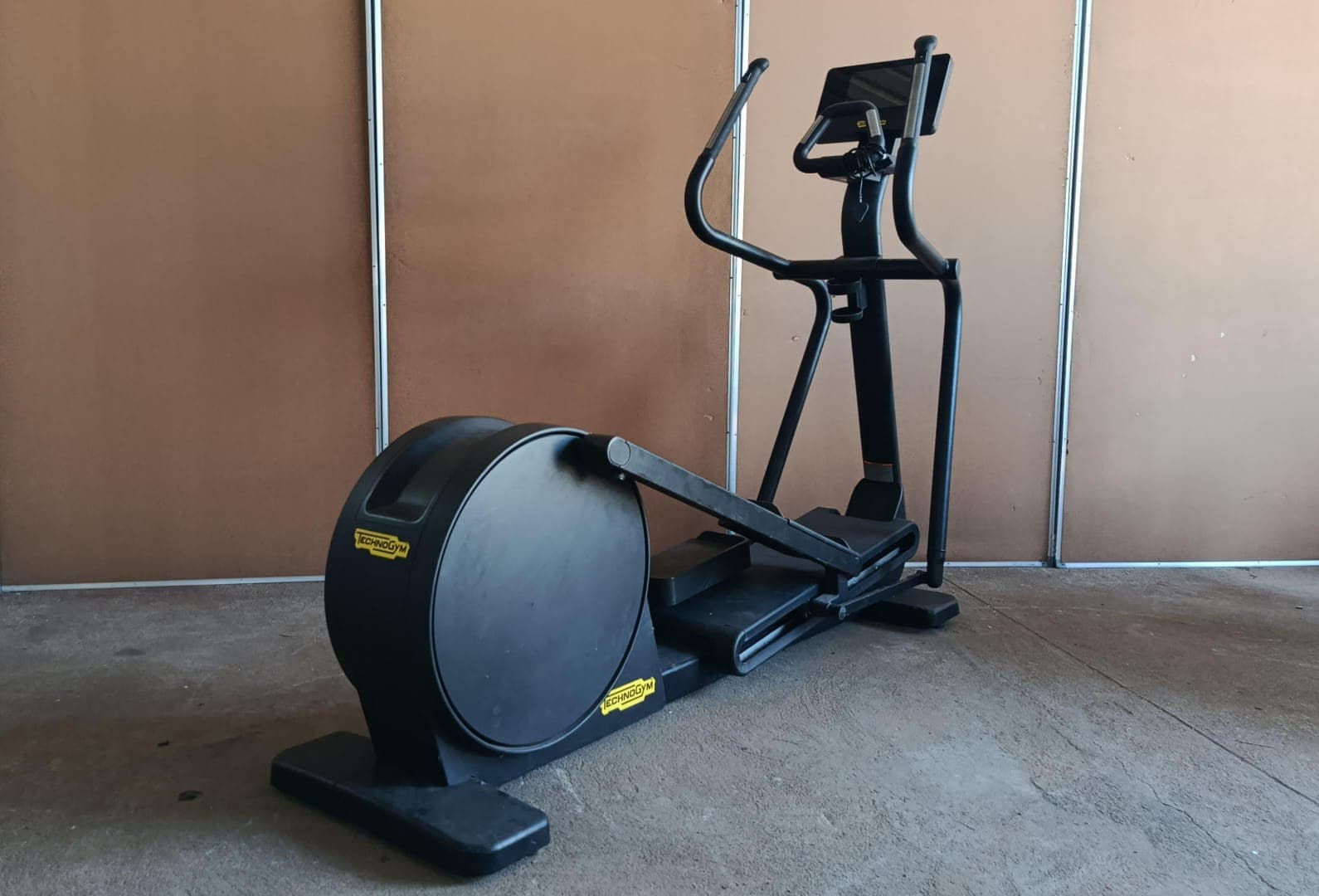 Cross Trainer Elíptico Technogym — imagem 4