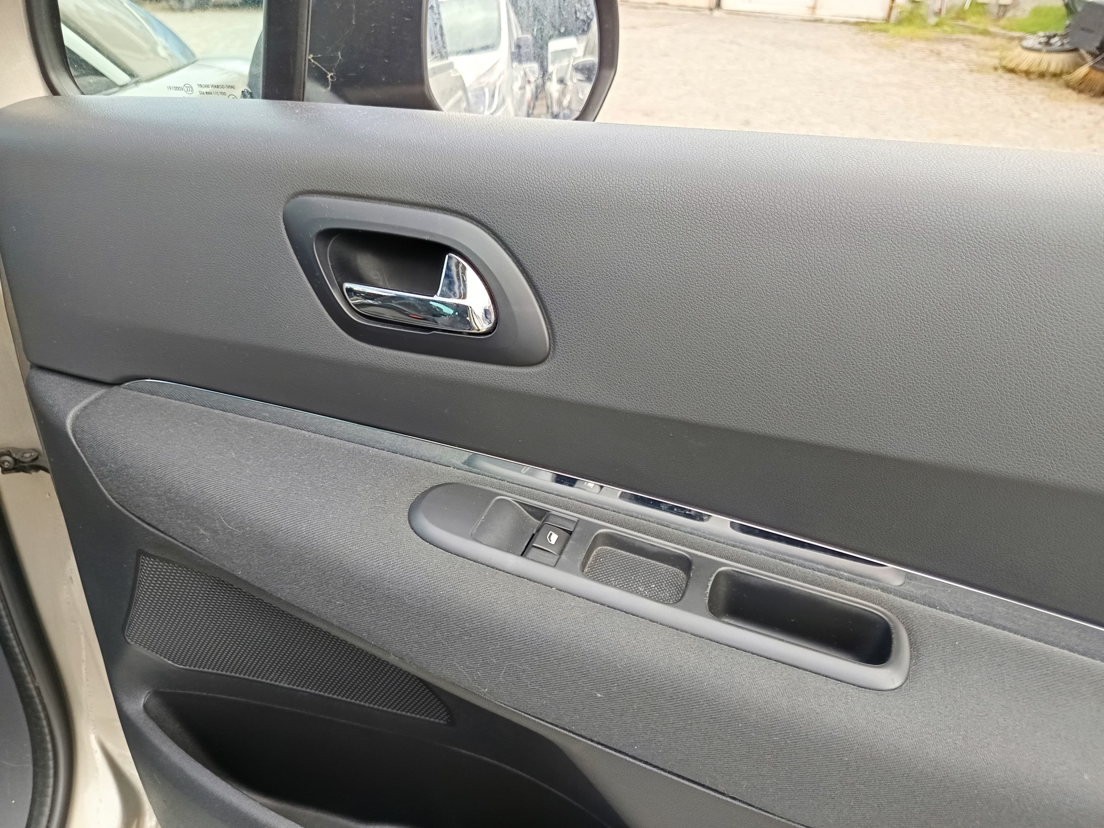 Peugeot 3008 · Ano 2015 — imagen 25