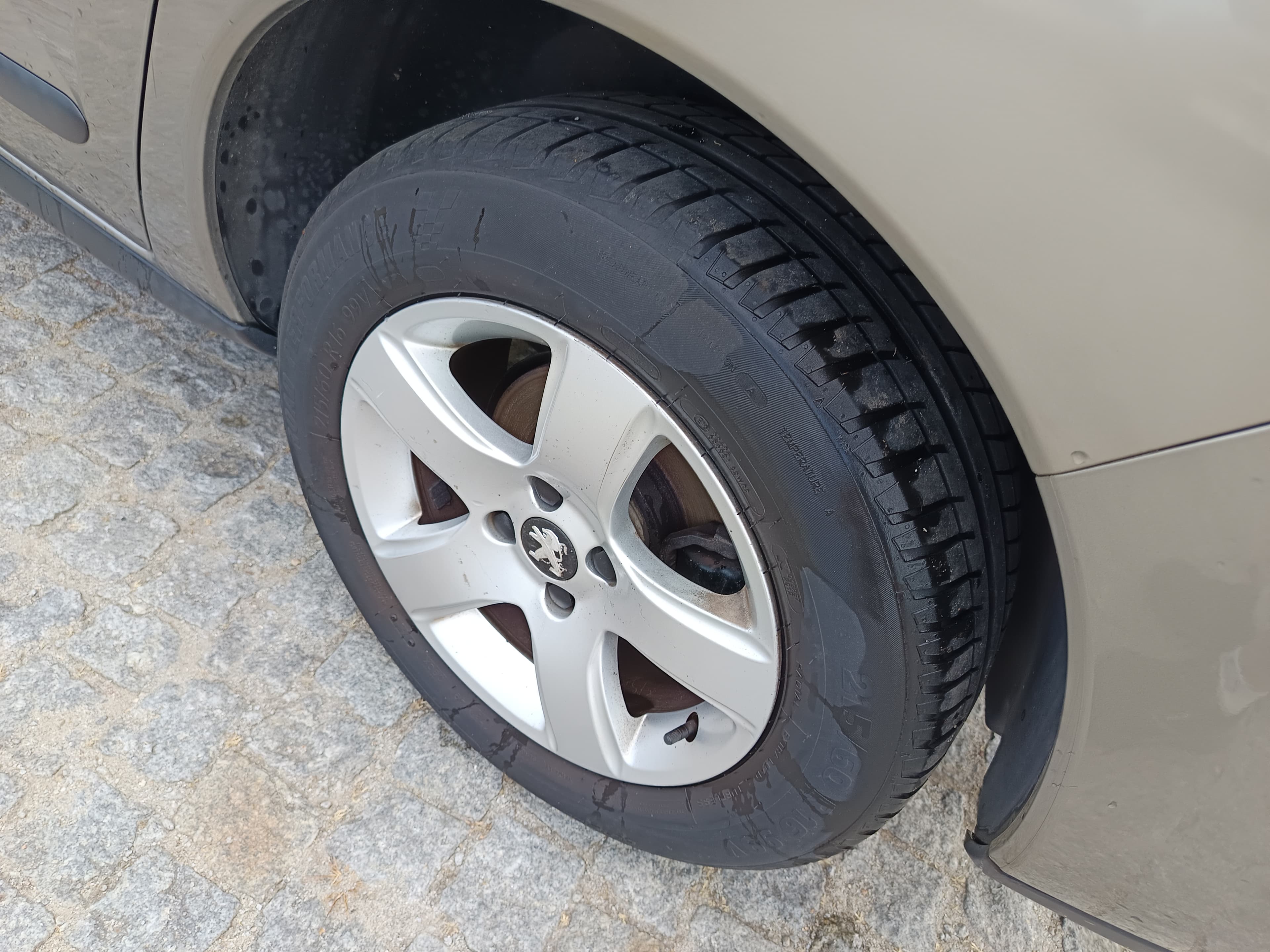 Peugeot 3008 · Ano 2015 — imagen 9