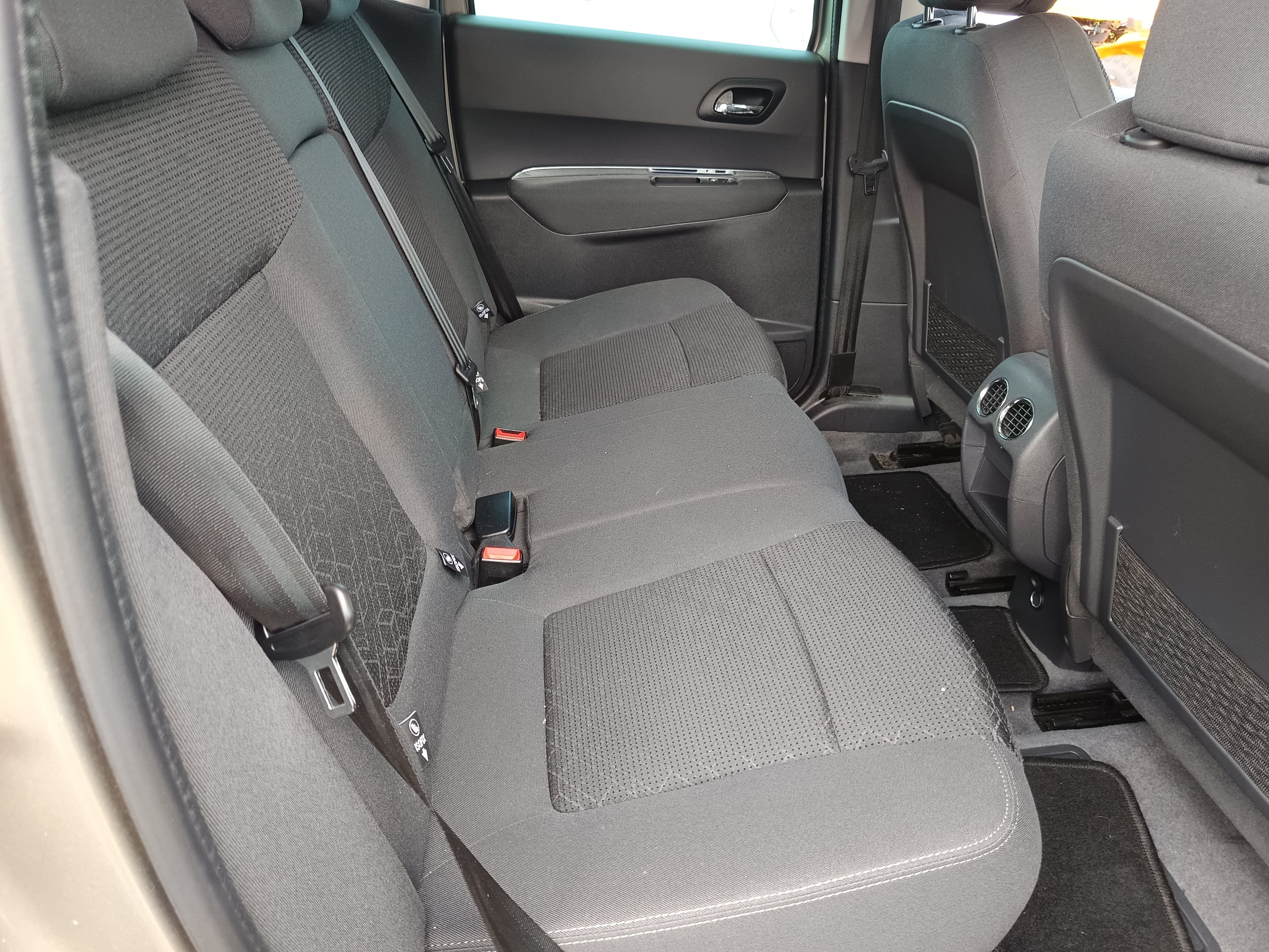Peugeot 3008 · Ano 2015 — imagen 23