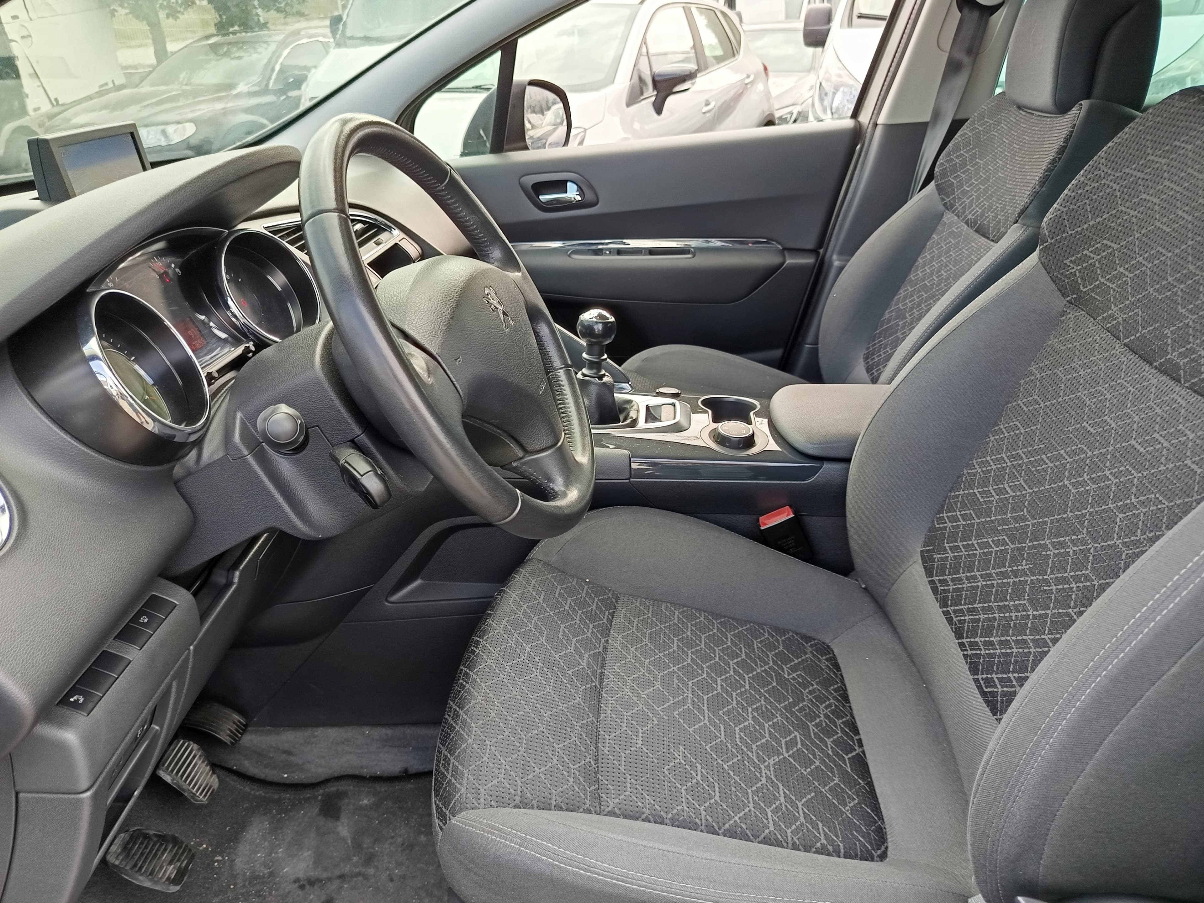 Peugeot 3008 · Ano 2015 — imagen 34