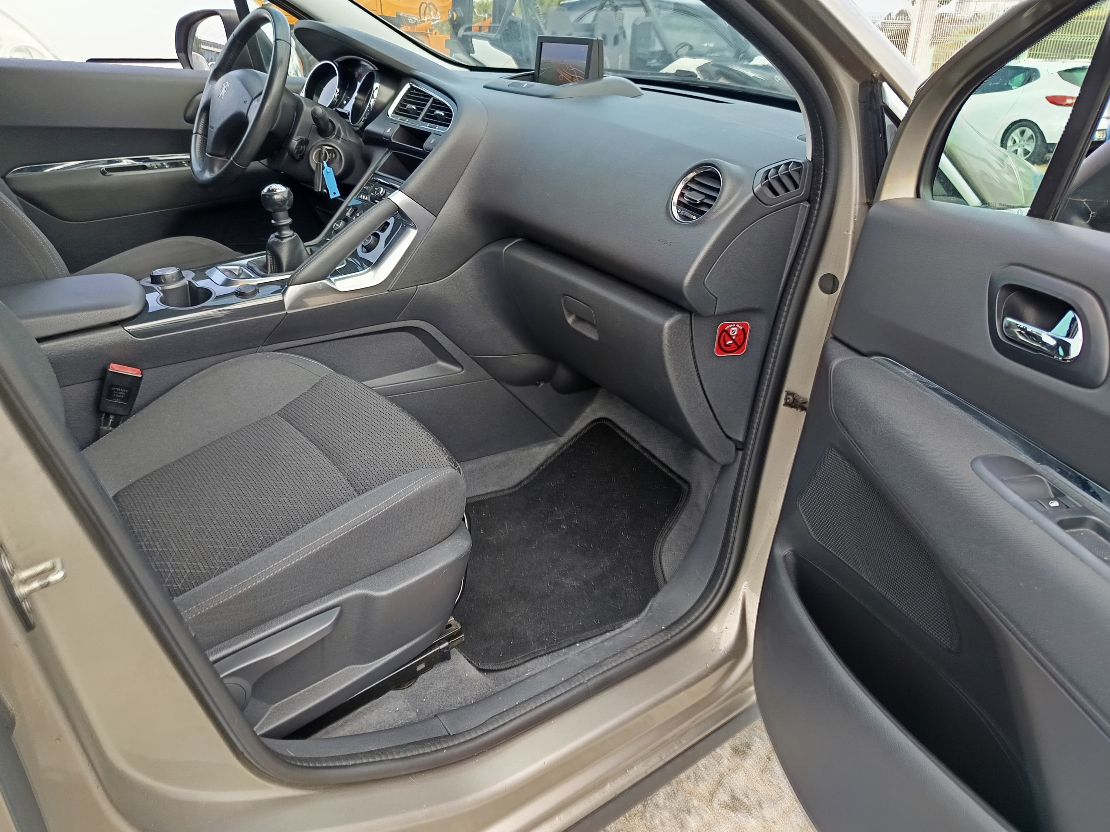 Peugeot 3008 · Ano 2015 — imagen 24