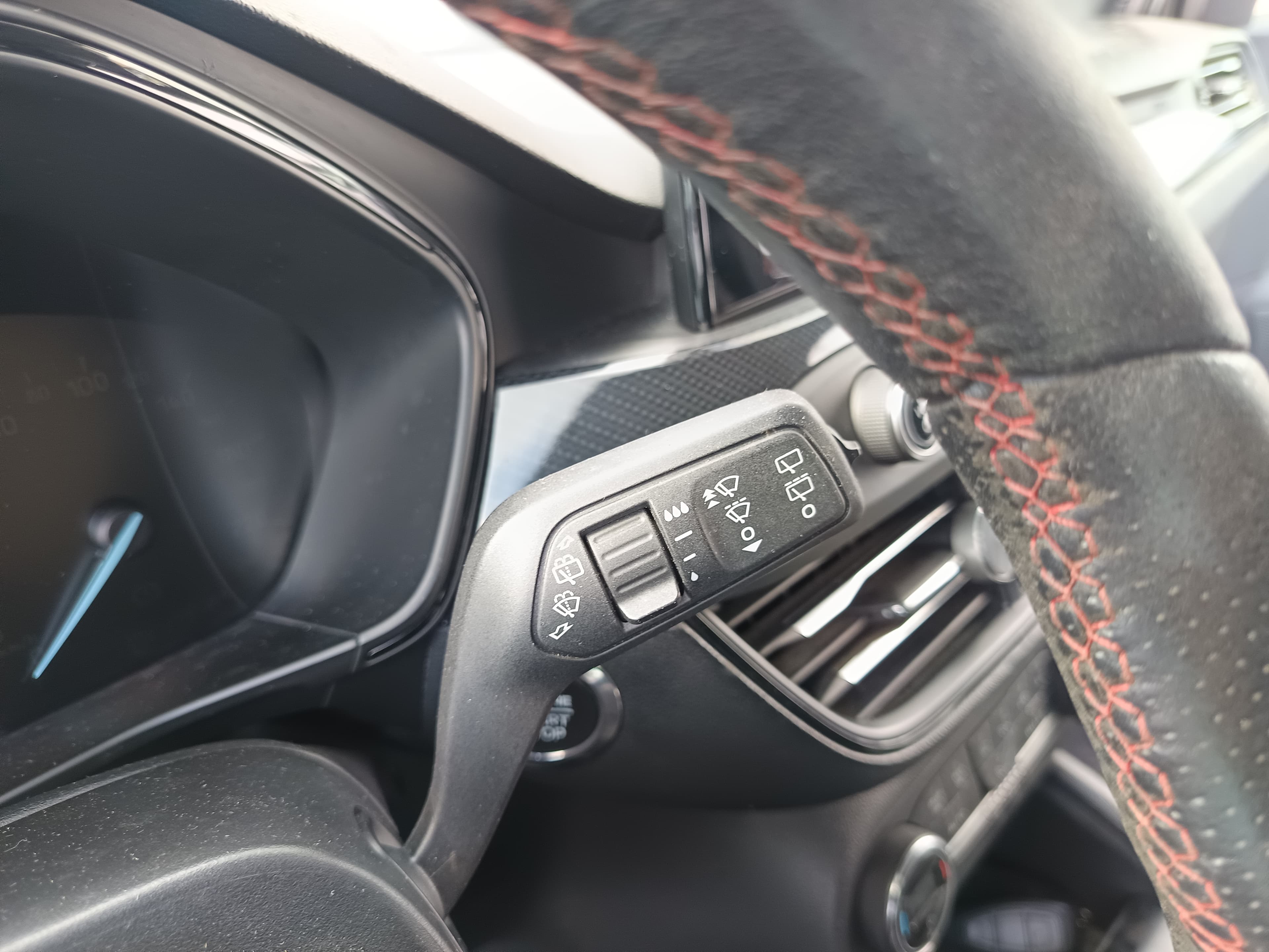 Ford Focus Station ST 1.5 TDCI · Ano 2019 — image 29