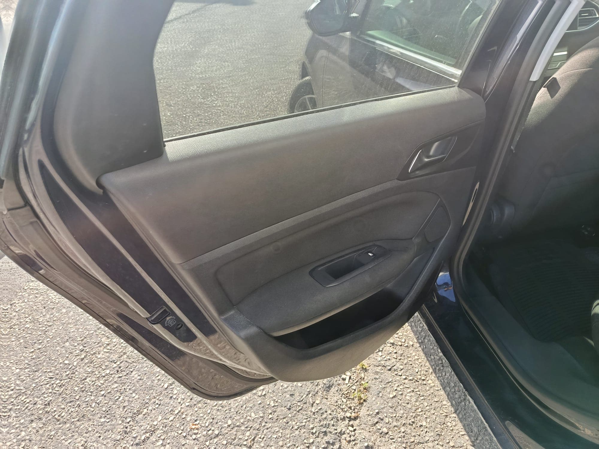 Peugeot 308 SW · Ano 2016 — image 21