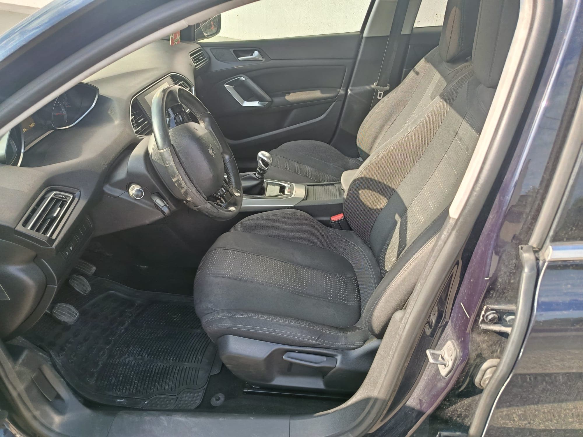 Peugeot 308 SW · Ano 2016 — image 19