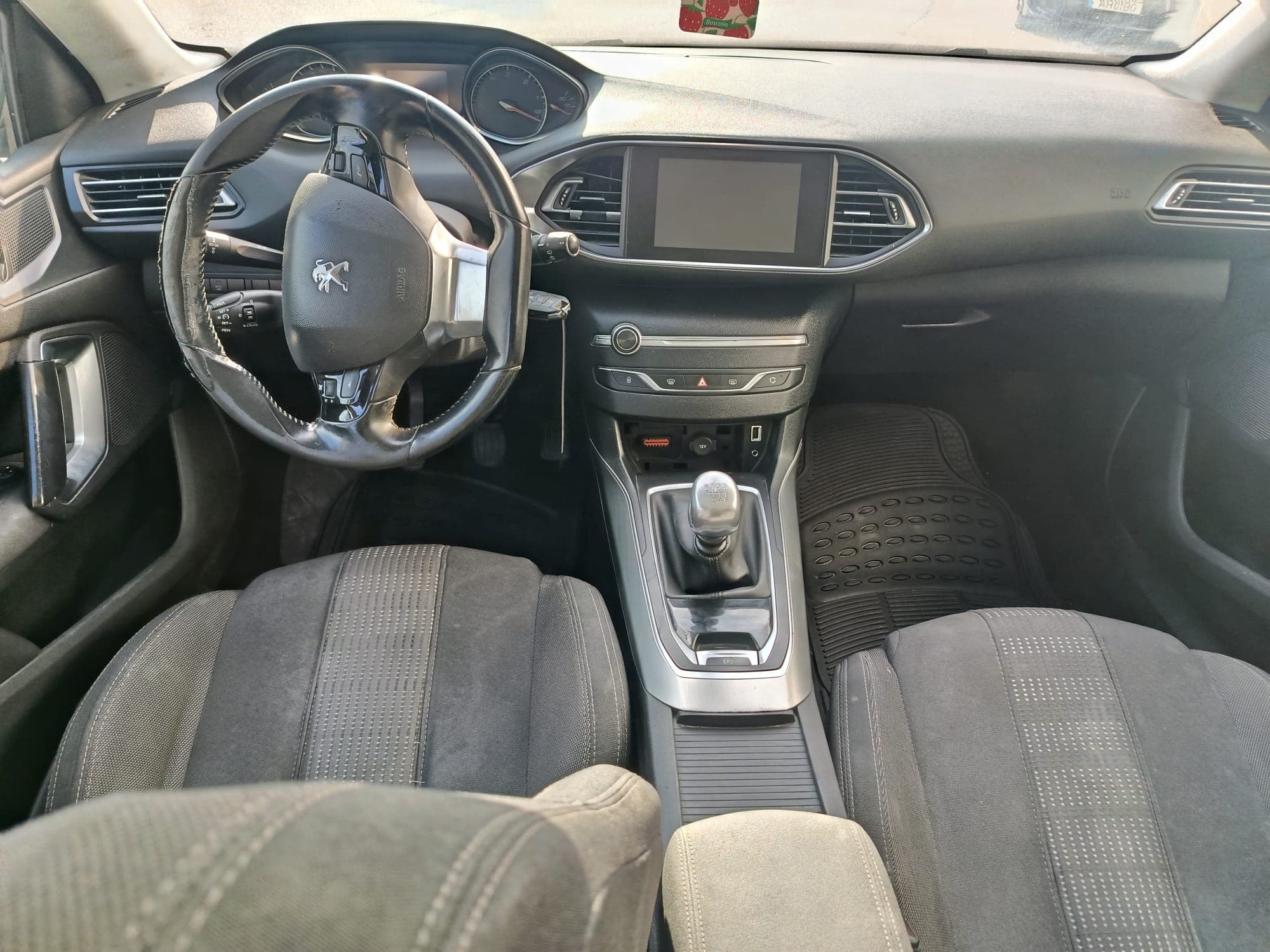 Peugeot 308 SW · Ano 2016 — image 27