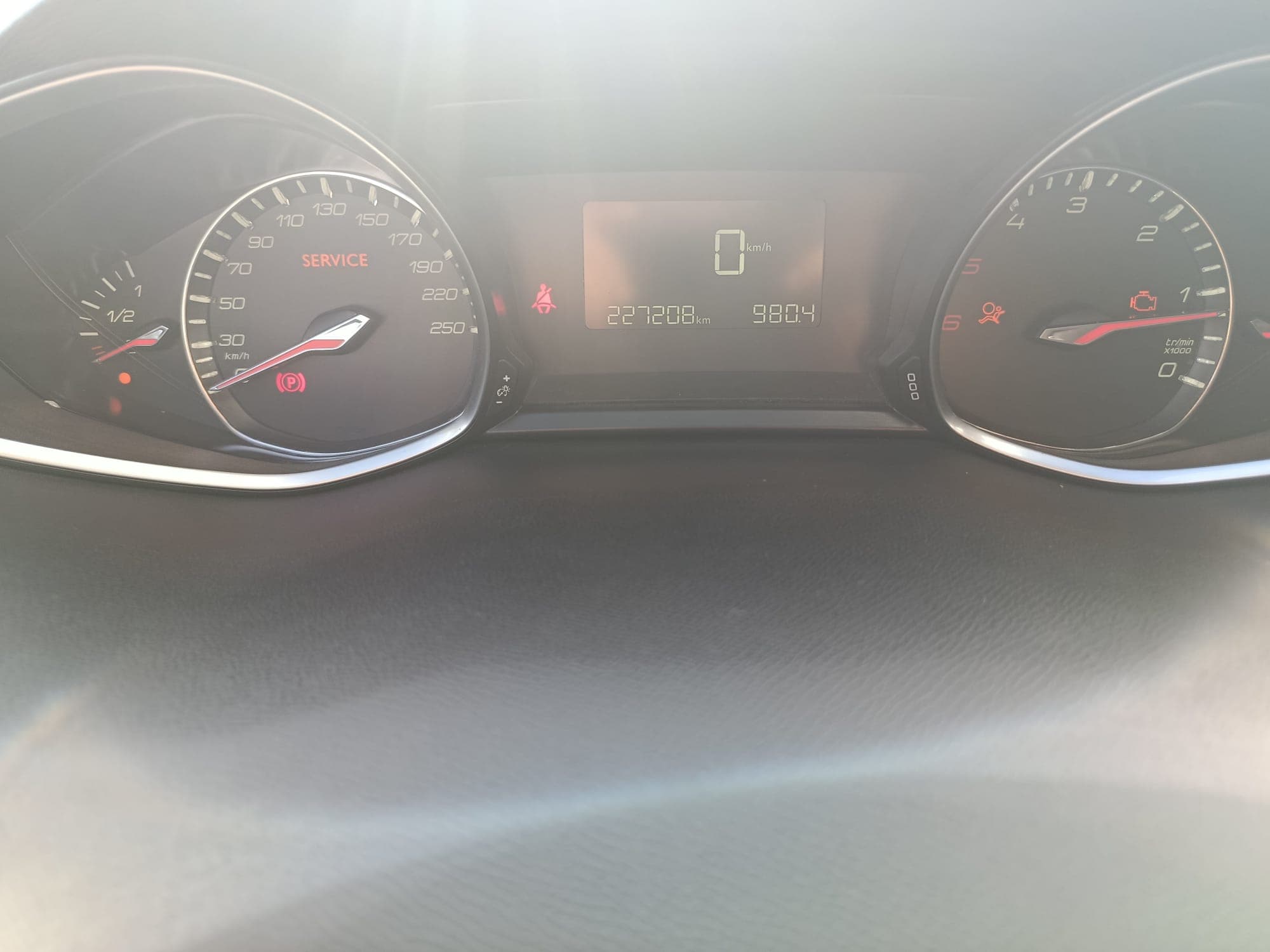 Peugeot 308 SW · Ano 2016 — image 20
