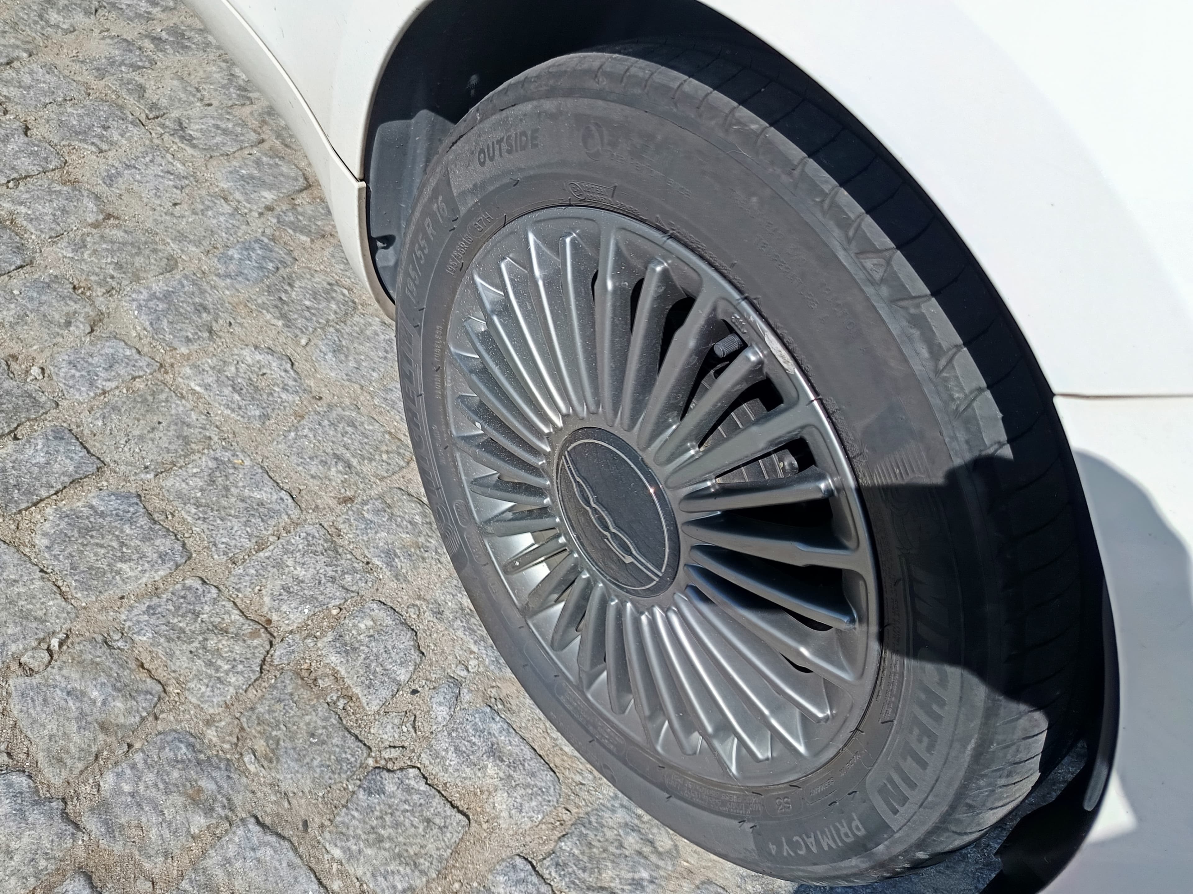 Fiat 500 · Año 2022 — imagen 11