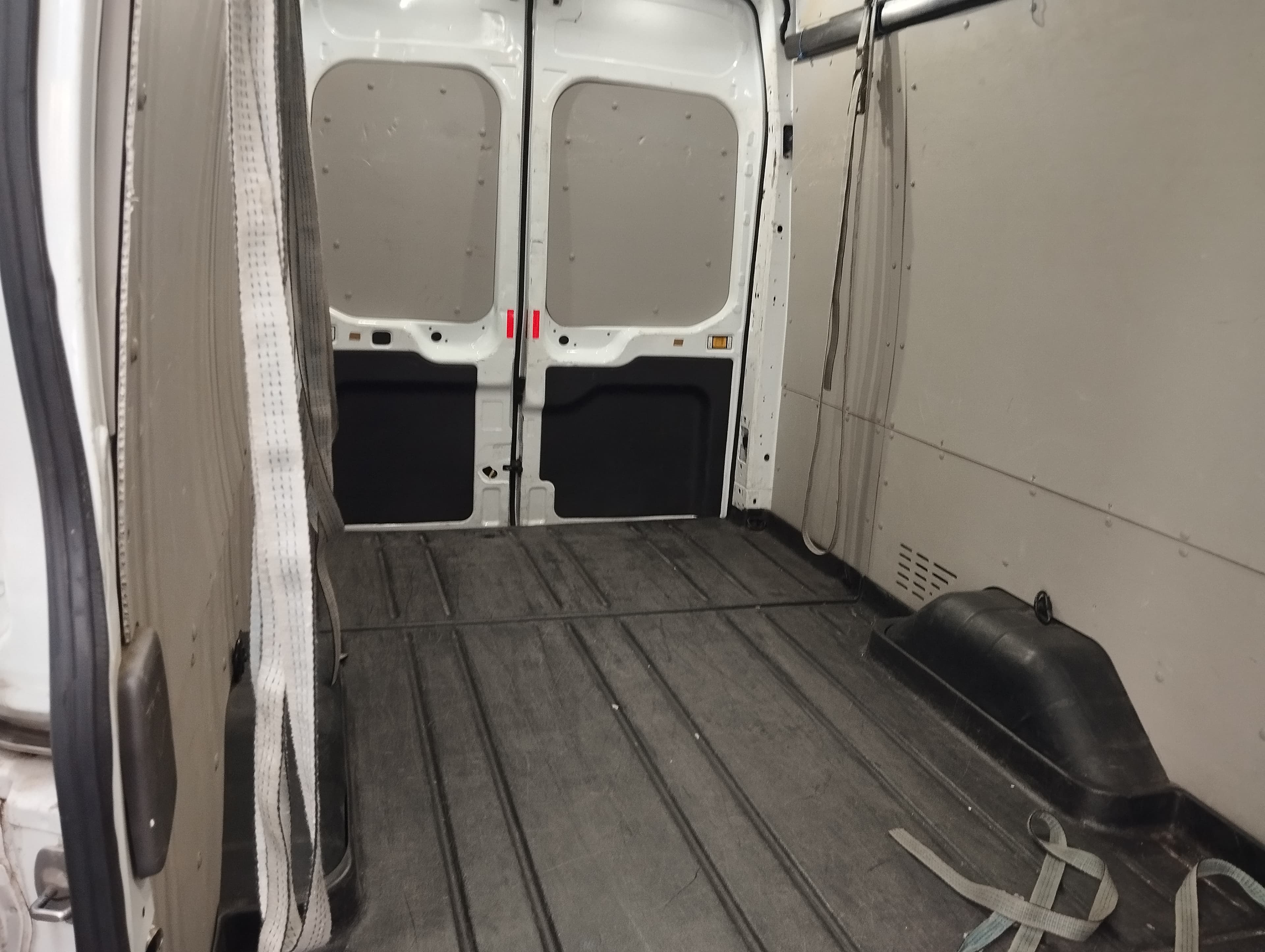 Ford Transit 2.0 · Ano 2020 — imagem 10