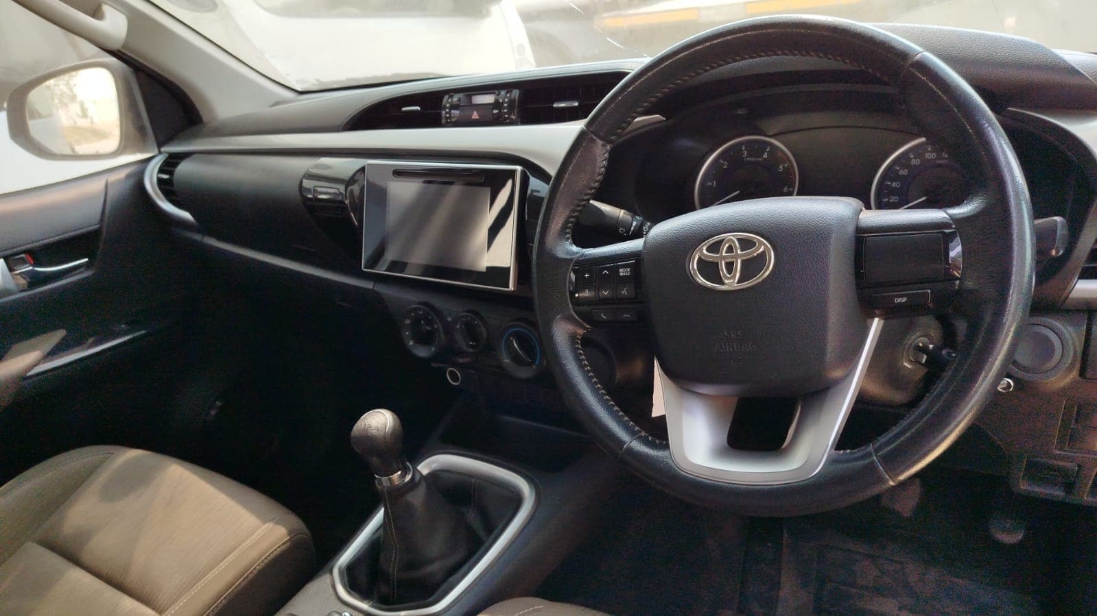 Toyota Hilux Revo 3. 3.30m - 2017 — image 13