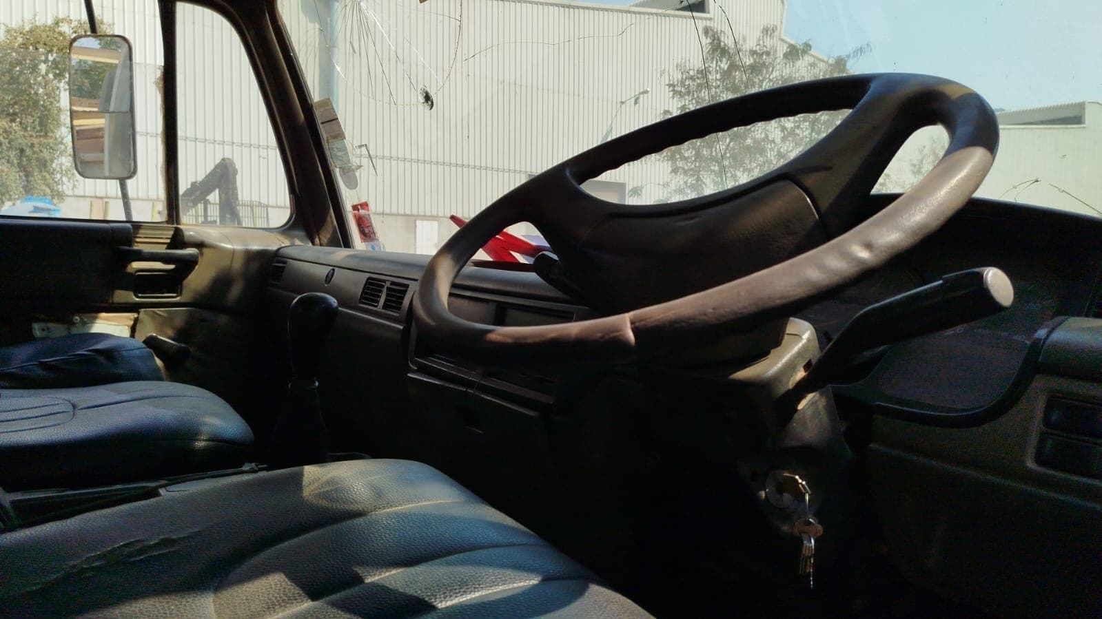 Nissan UD80 5,30m - 2003 — imagem 15