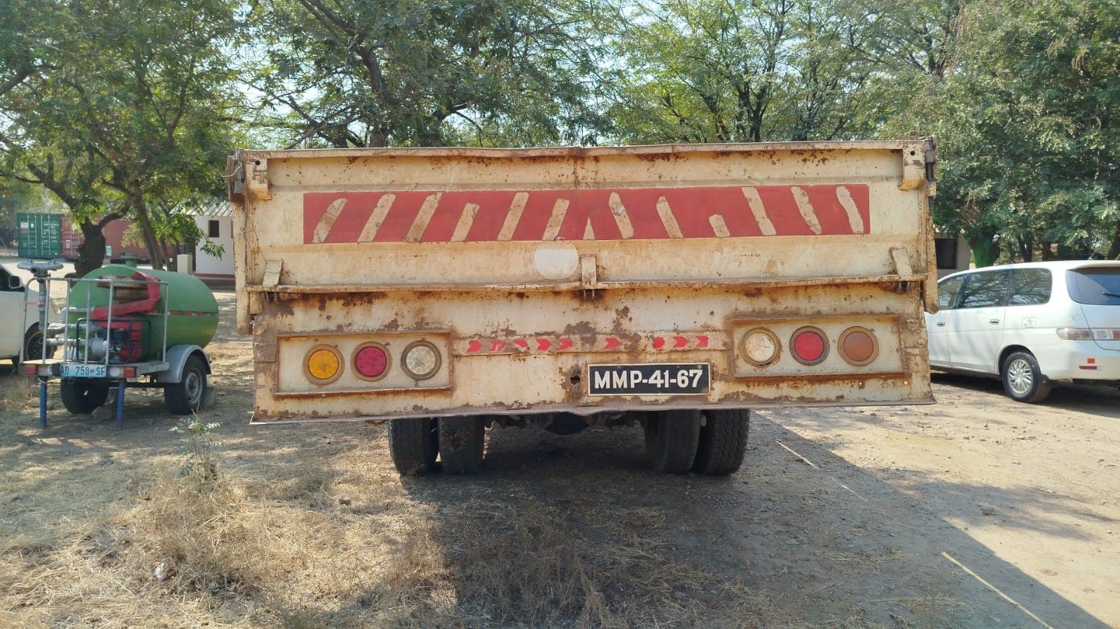 Nissan UD80 5,30m - 2003 — imagem 6