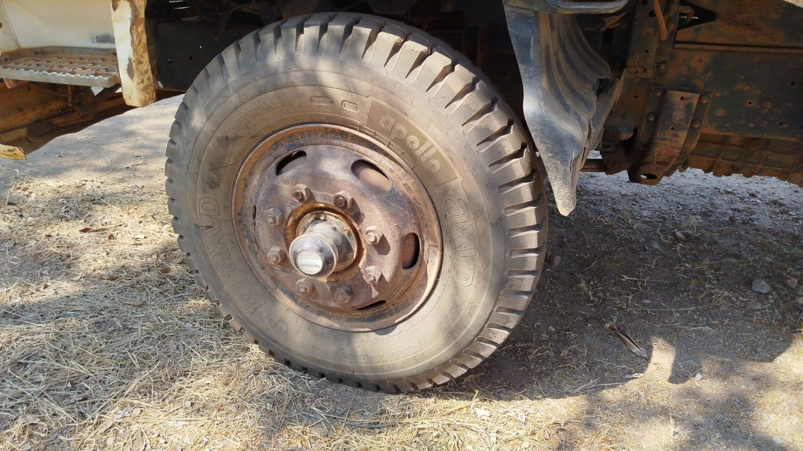 Nissan UD80 5,30m - 2003 — imagem 11