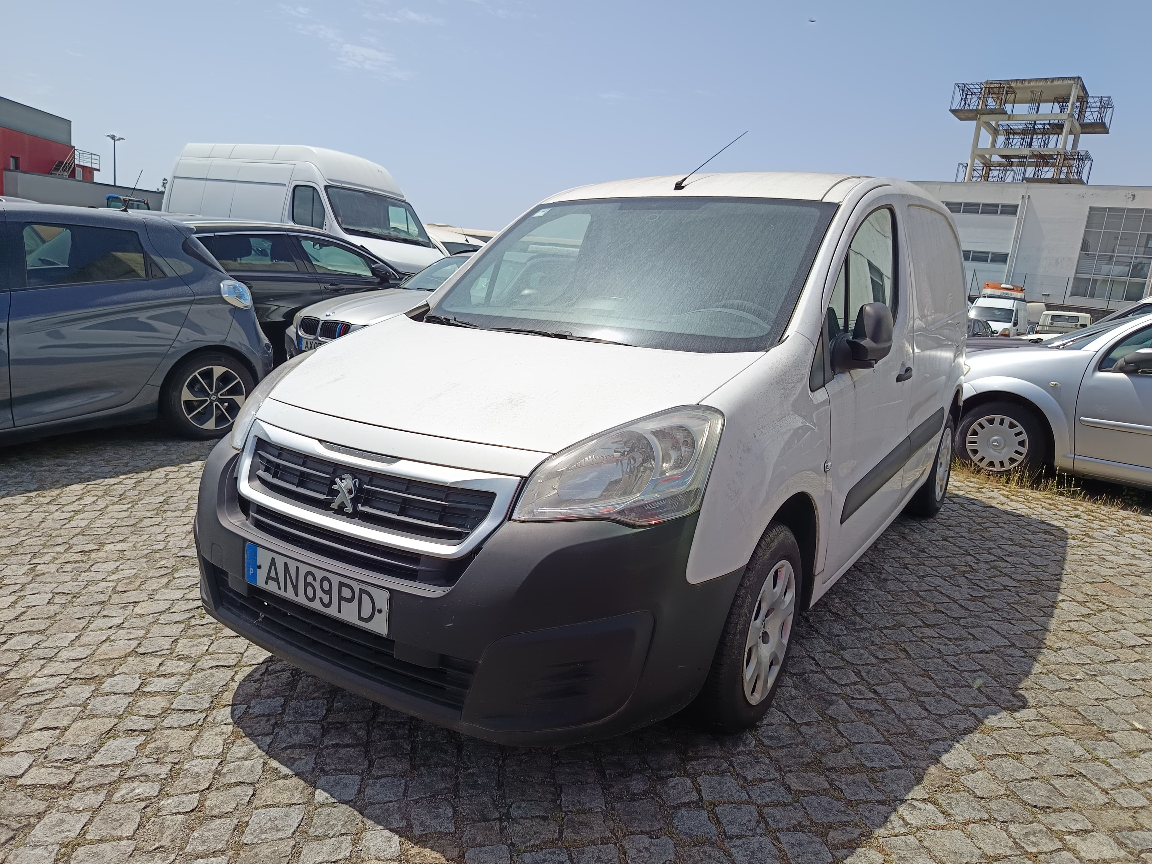 Peugeot Partner · Ano 2015 — imagem 1