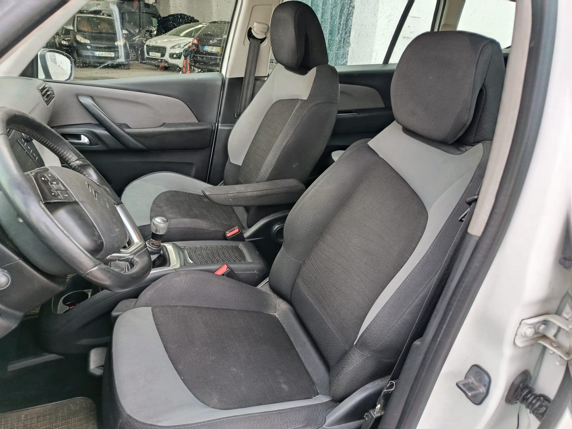 Citroën C4 - 2015 — imagem 16