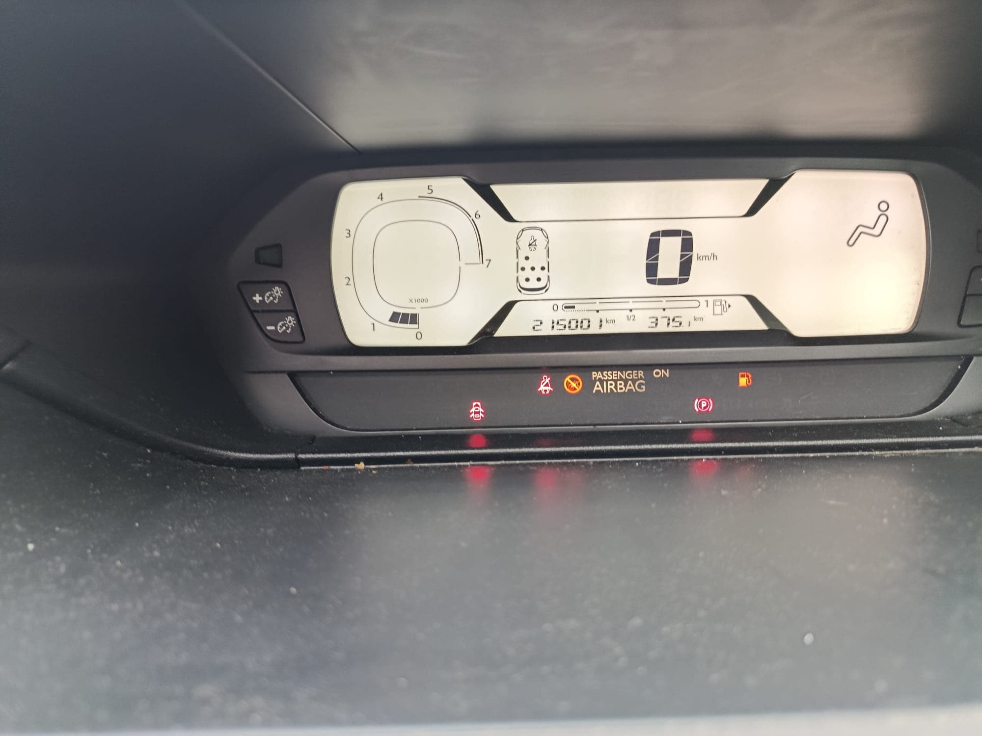 Citroën C4 - 2015 — imagem 17