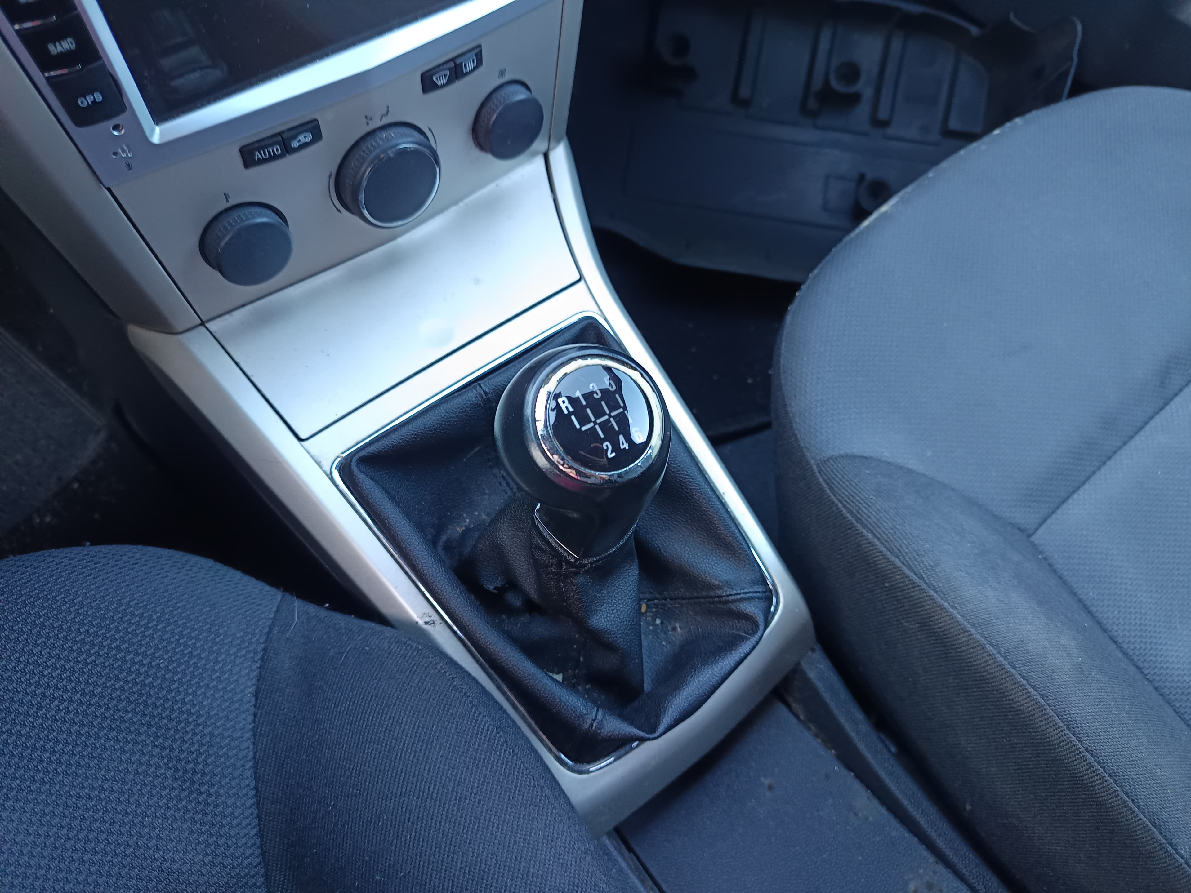 Opel Astra GTC · Année 2008 — image 35
