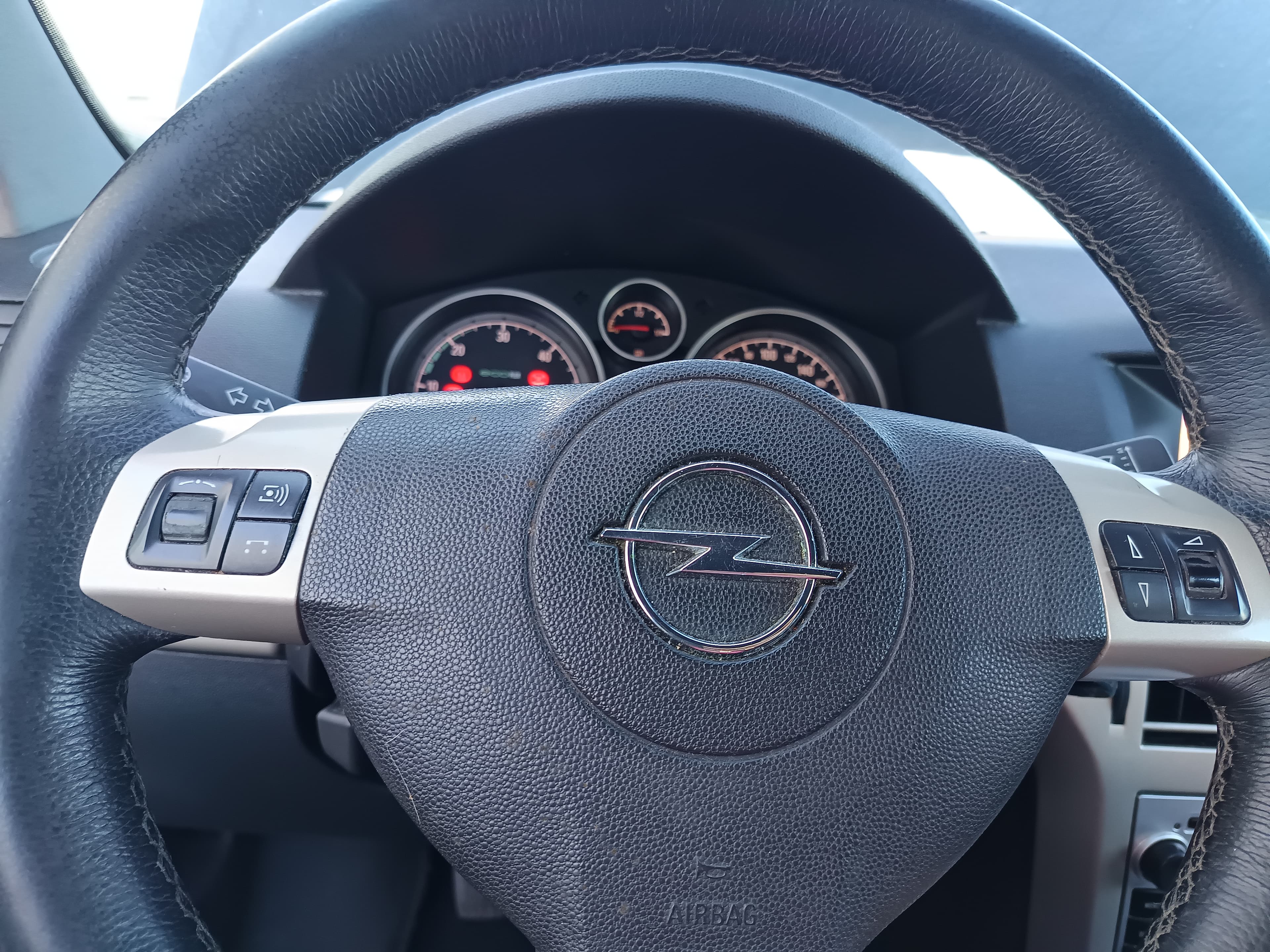 Opel Astra GTC · Année 2008 — image 36