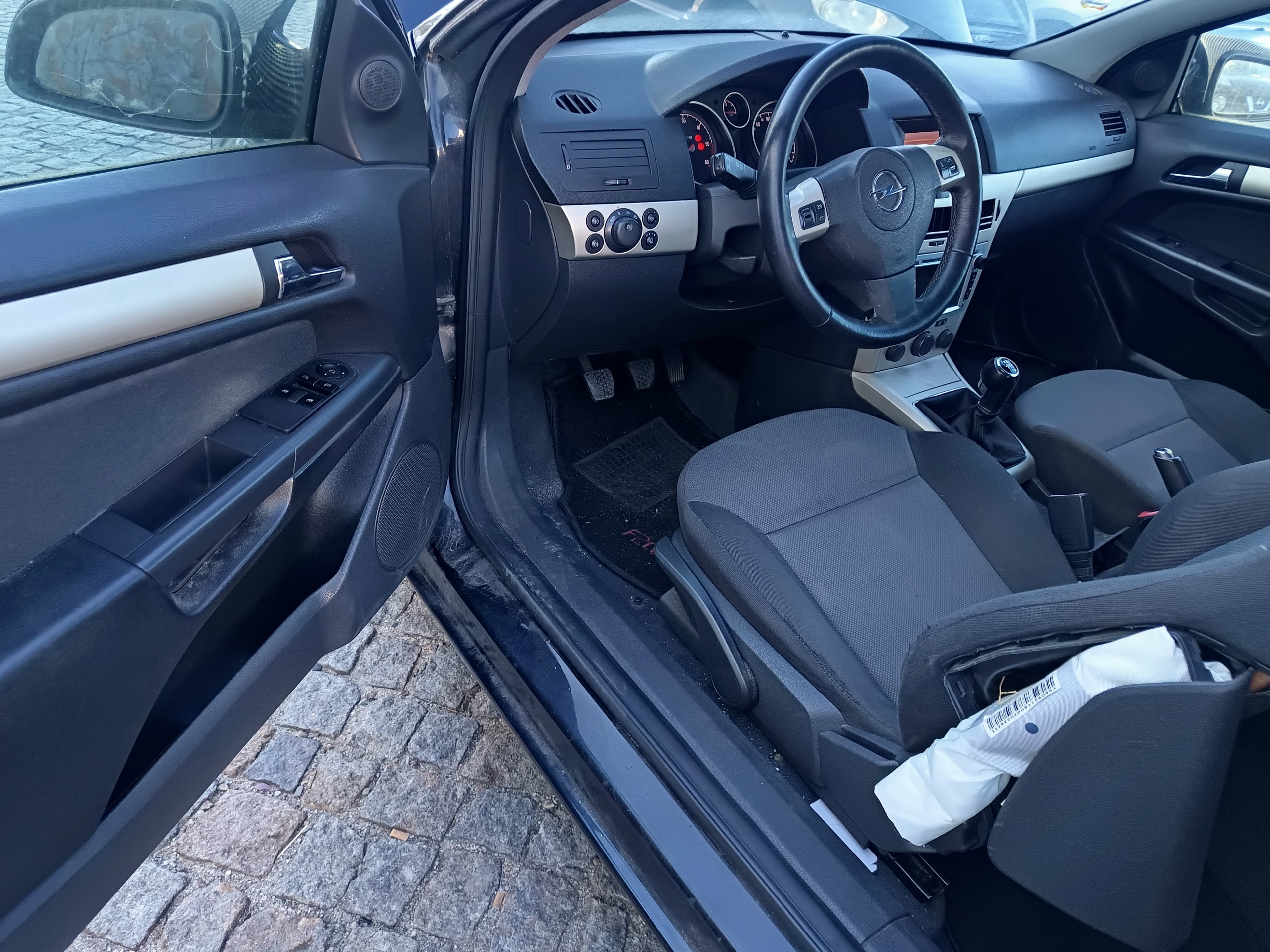 Opel Astra GTC · Année 2008 — image 26