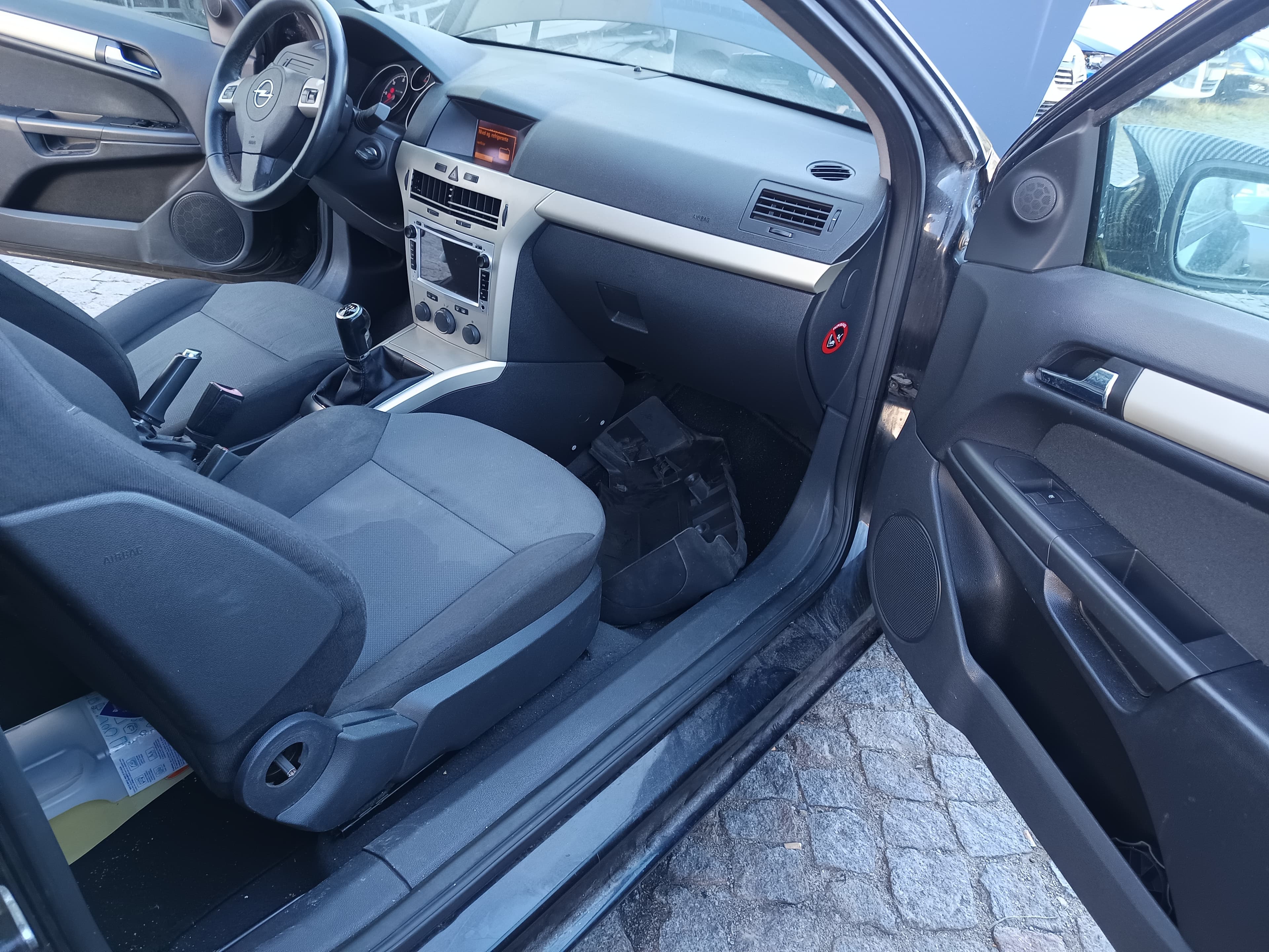 Opel Astra GTC · Année 2008 — image 21