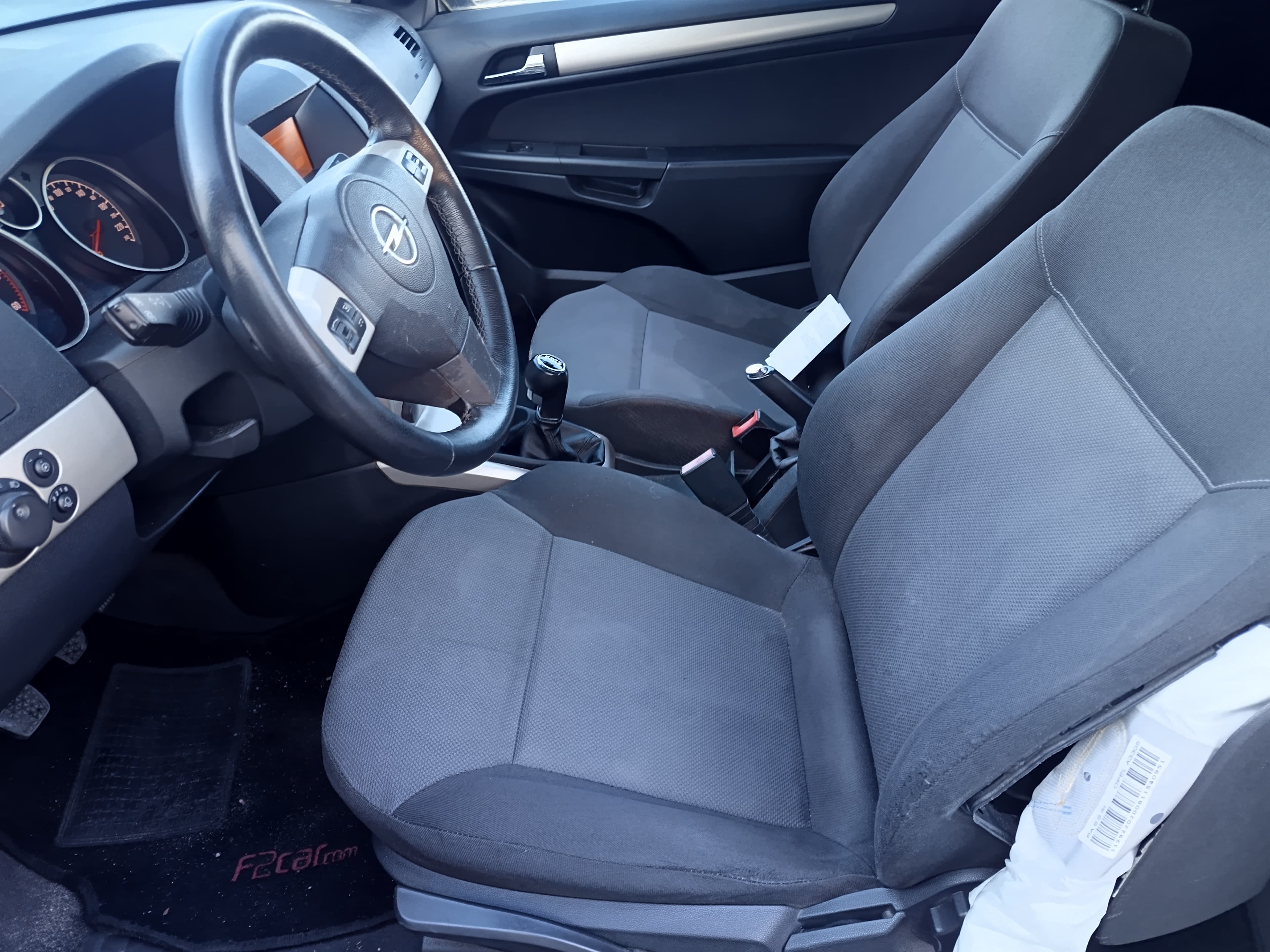 Opel Astra GTC · Année 2008 — image 28