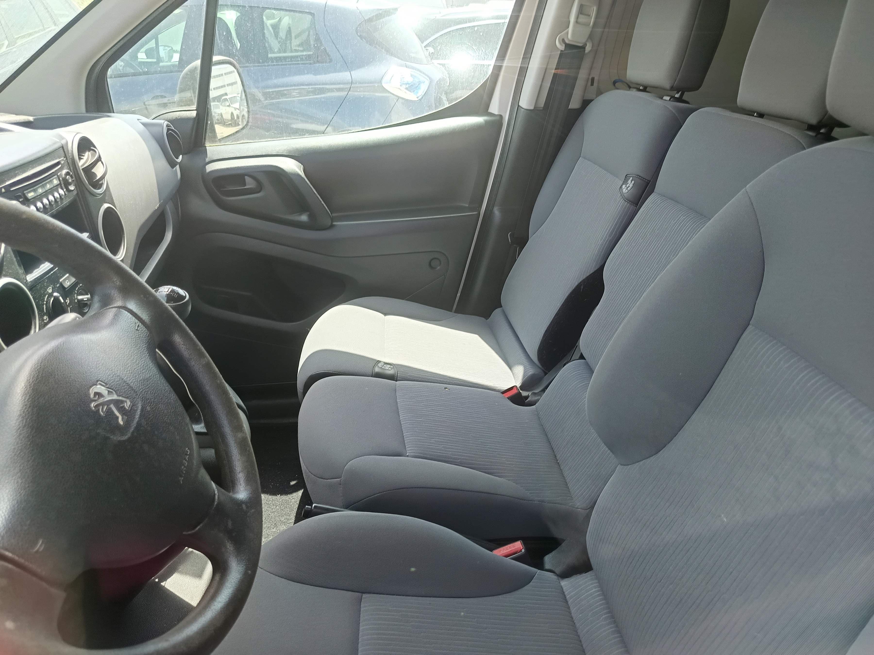 Peugeot Partner · Ano 2015 — imagem 14