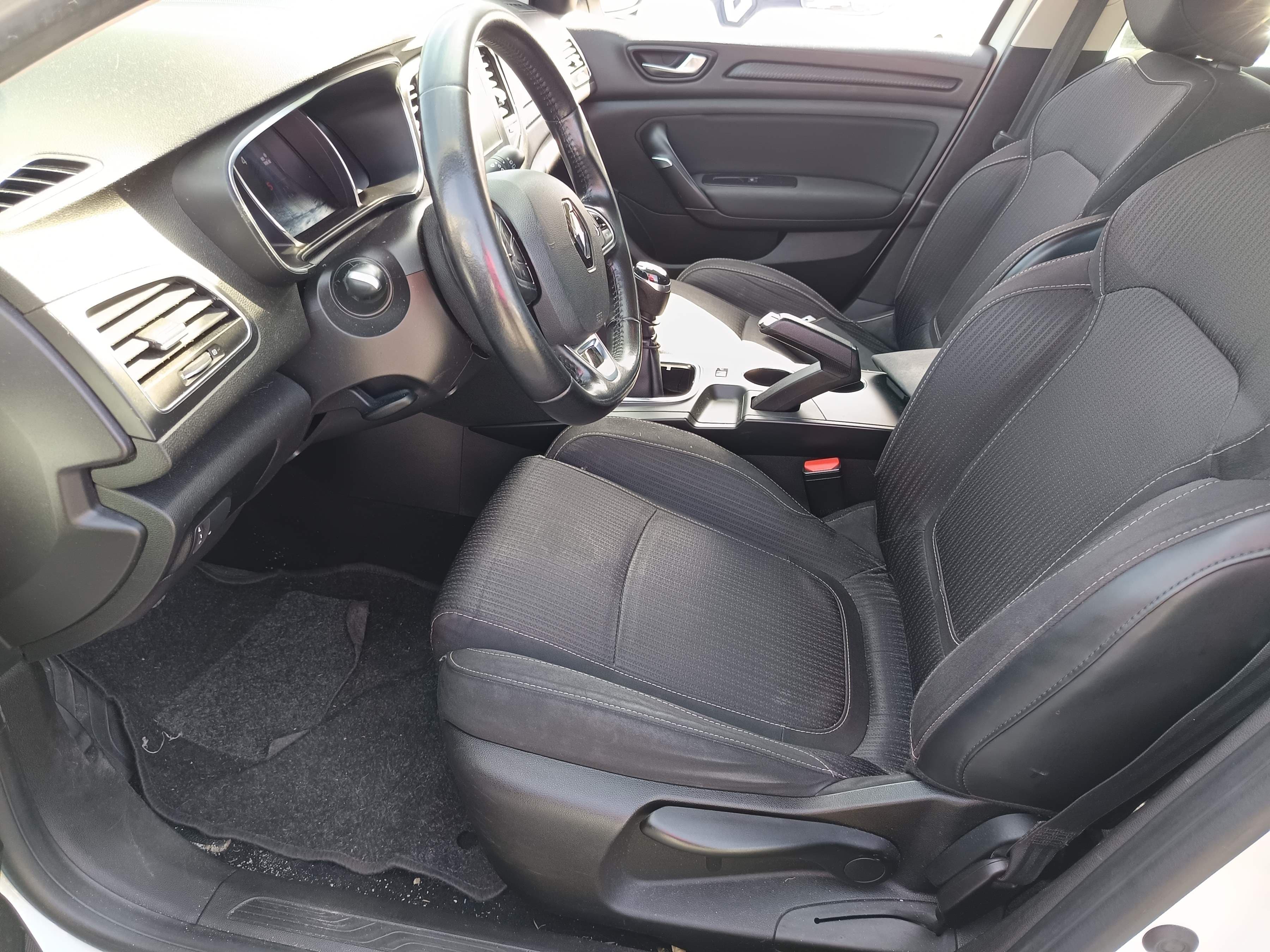 Renault Mégane · Année 2019 — image 38