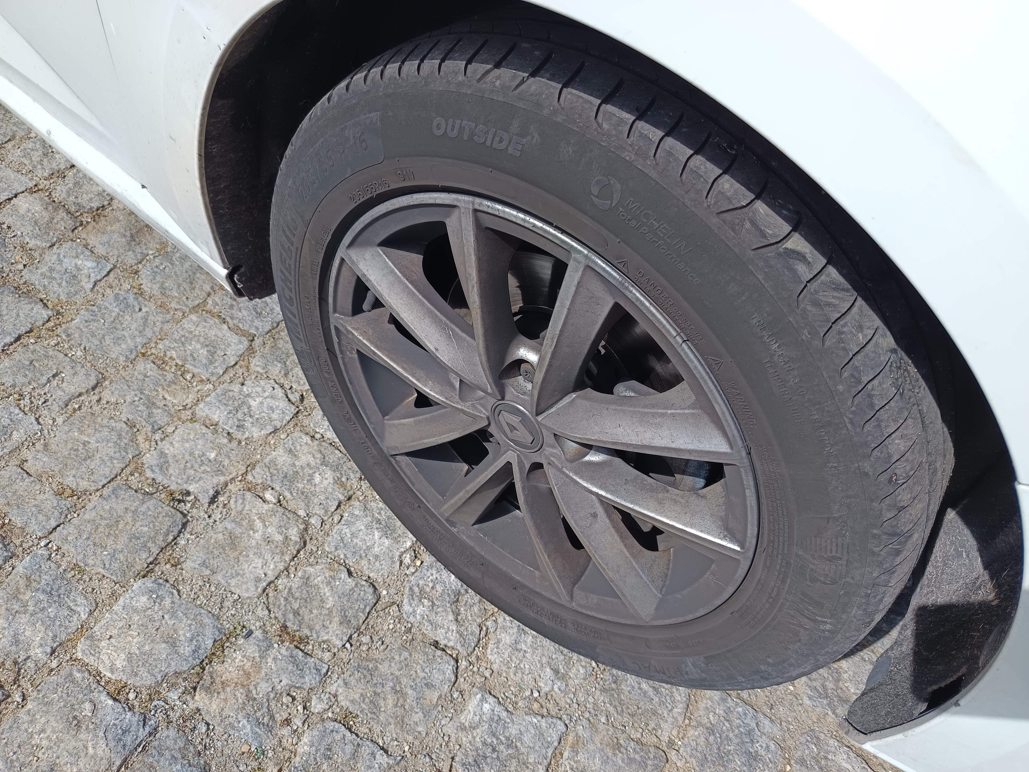 Renault Mégane · Année 2019 — image 10