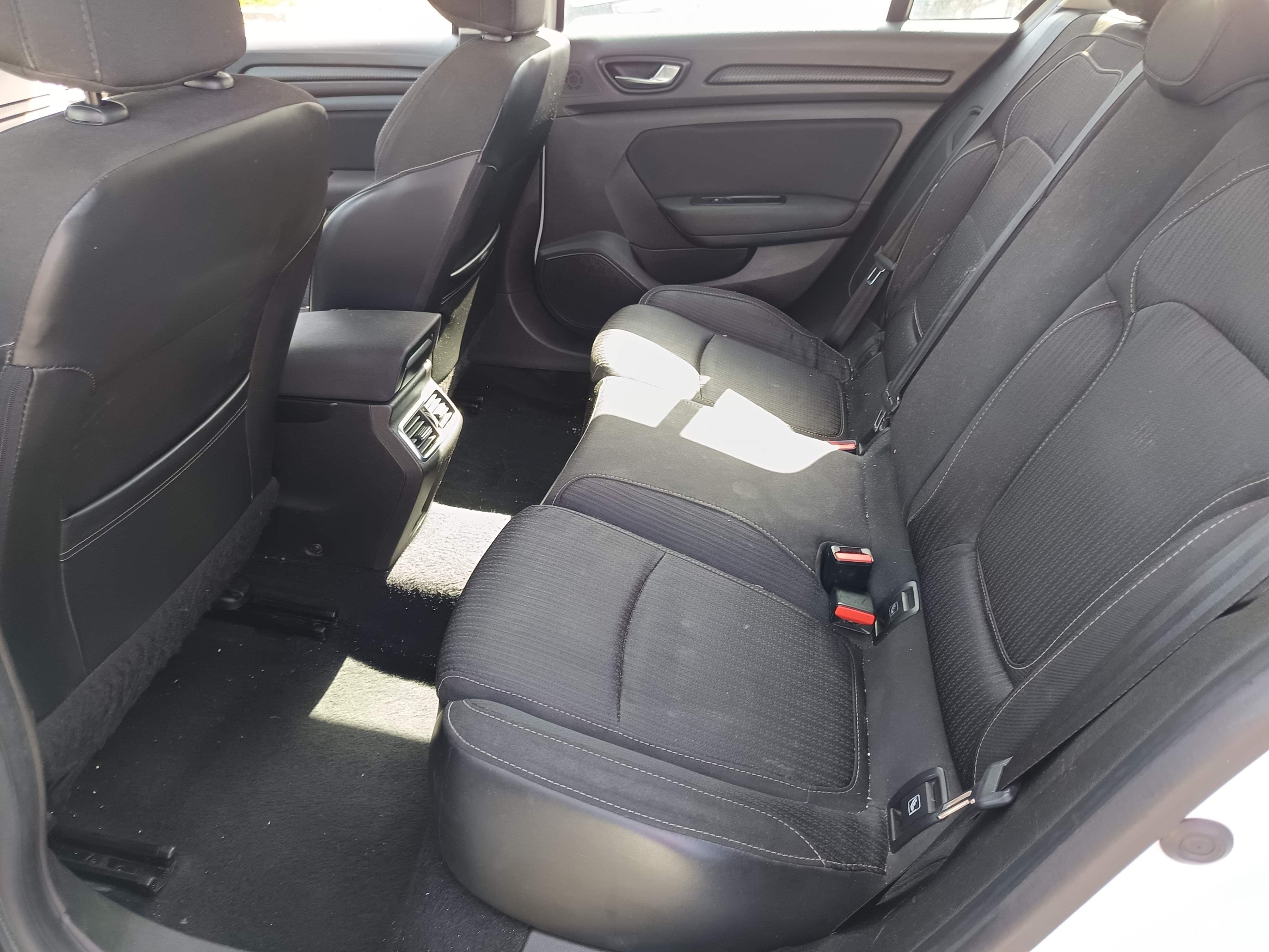 Renault Mégane · Année 2019 — image 35