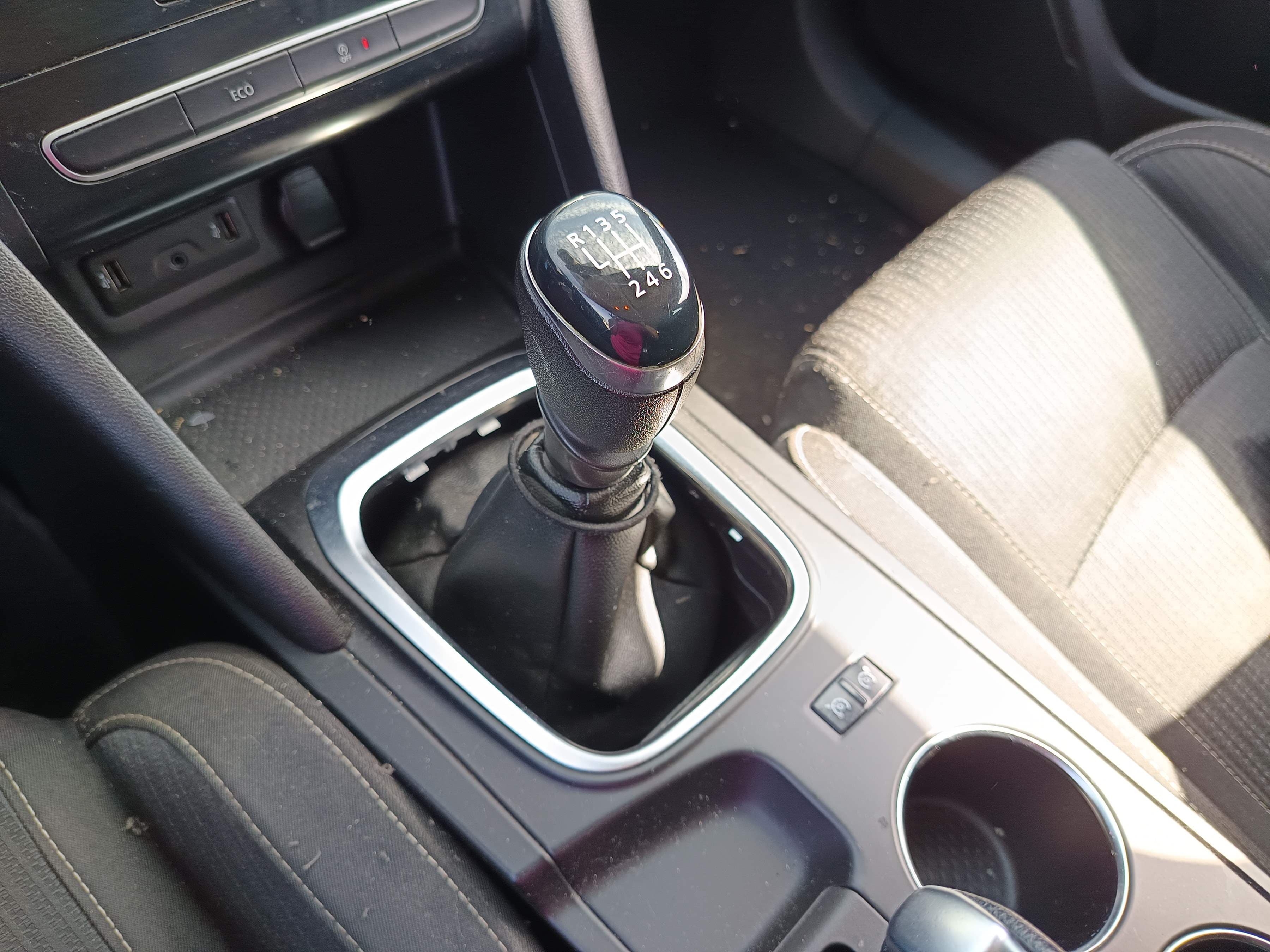 Renault Mégane · Année 2019 — image 44