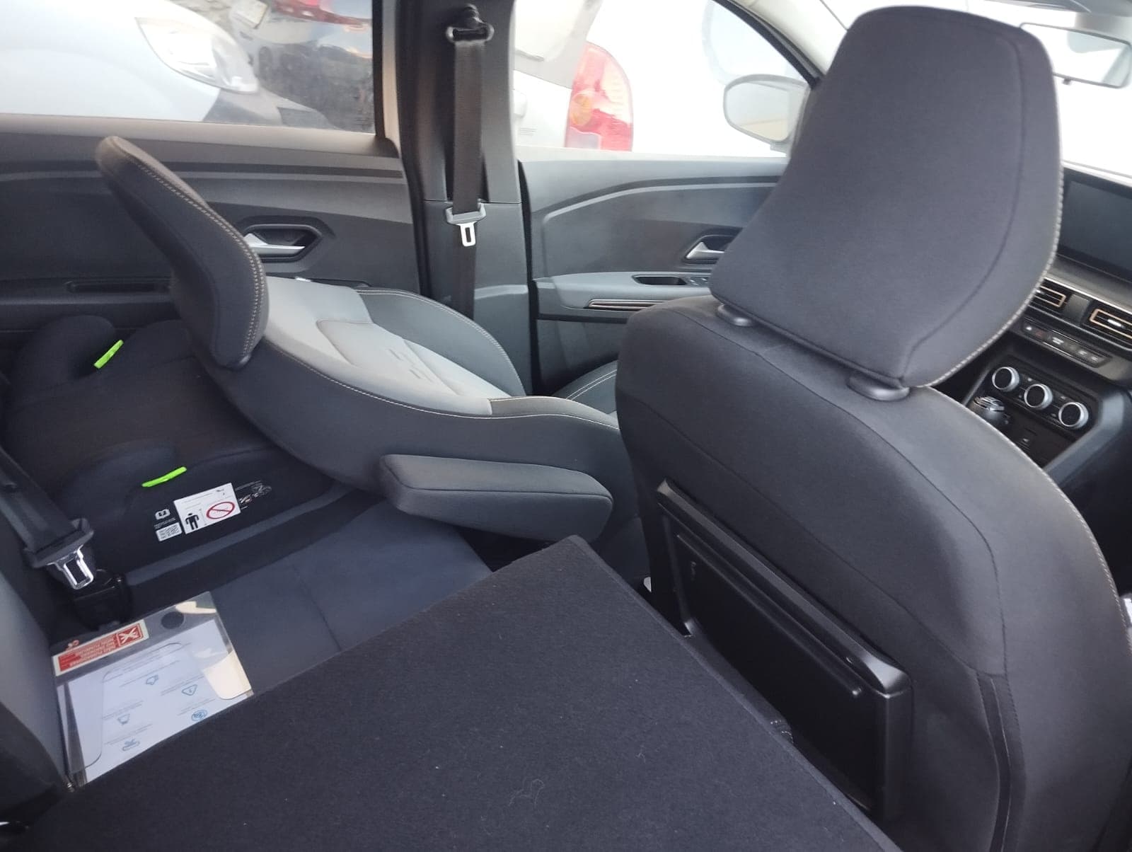 Dacia Jogger · Ano 2024 — imagem 16