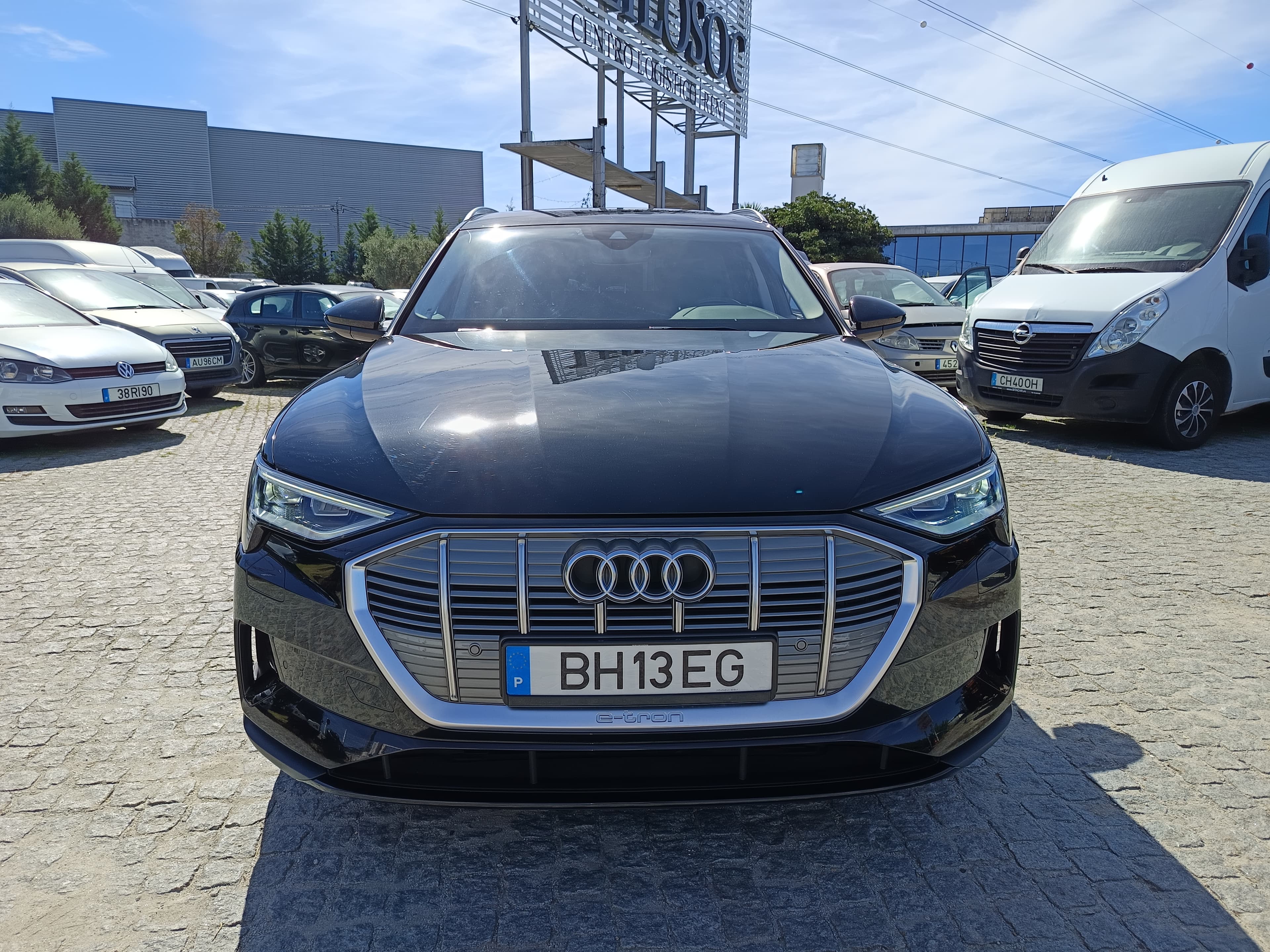 Audi E-Tron · Ano 2020 — imagem 2