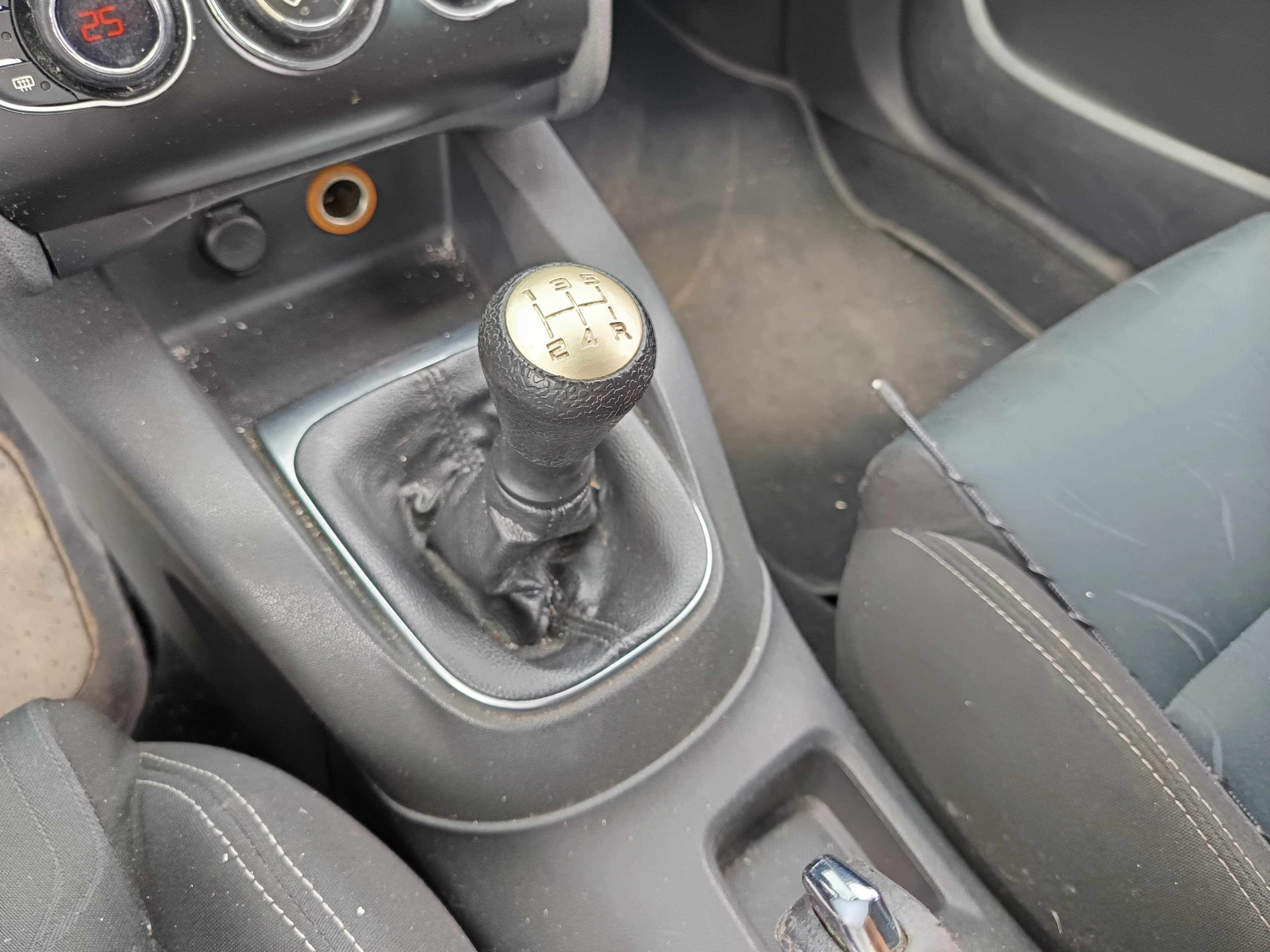 Citroën C4 · Ano 2011 — imagem 42