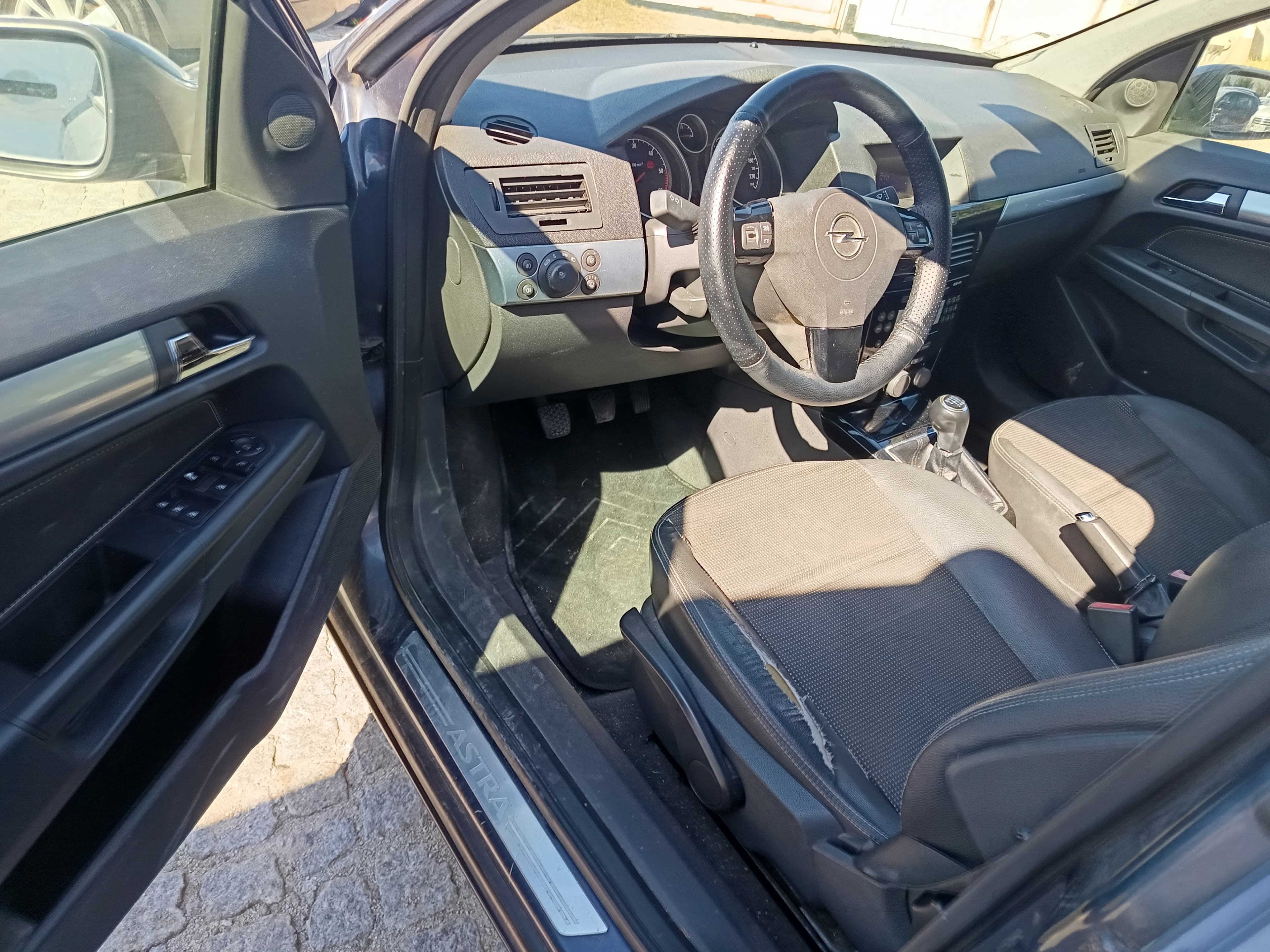 Opel Astra · Ano 2008 — imagem 30