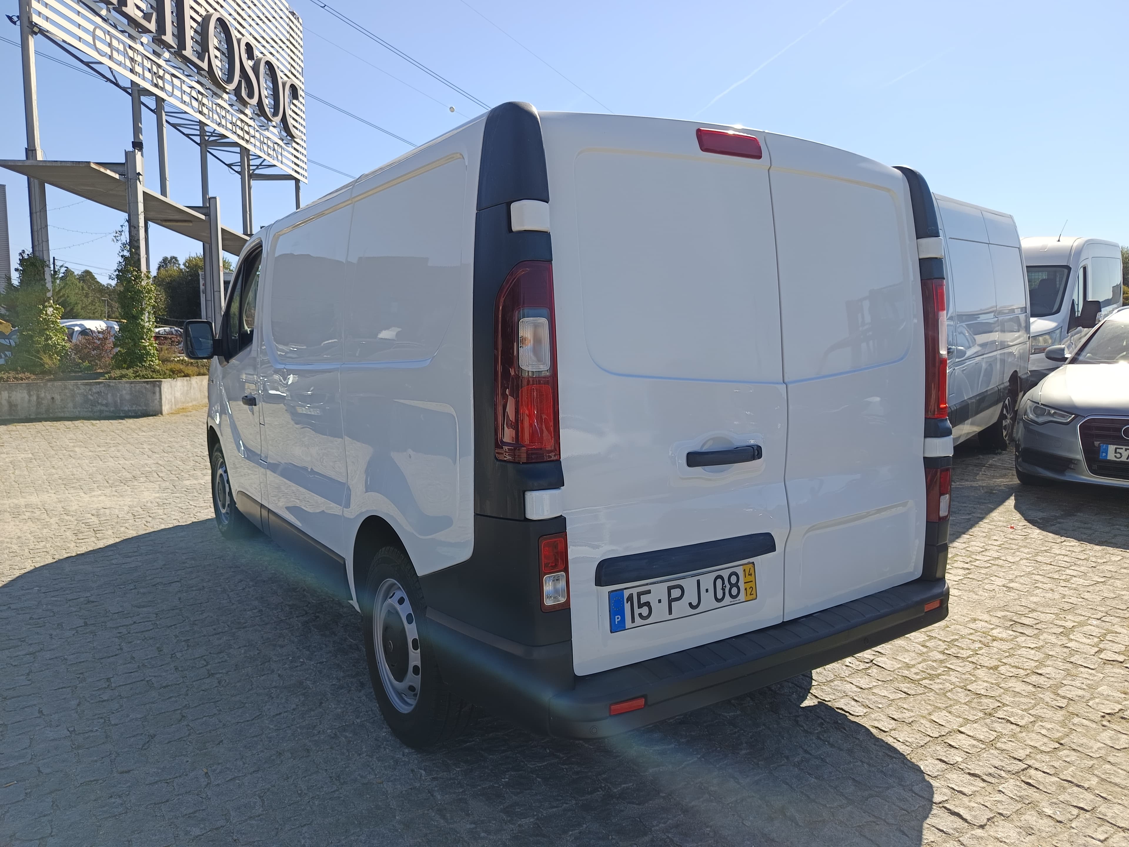 Opel Vívaro · Ano 2014 — imagem 6