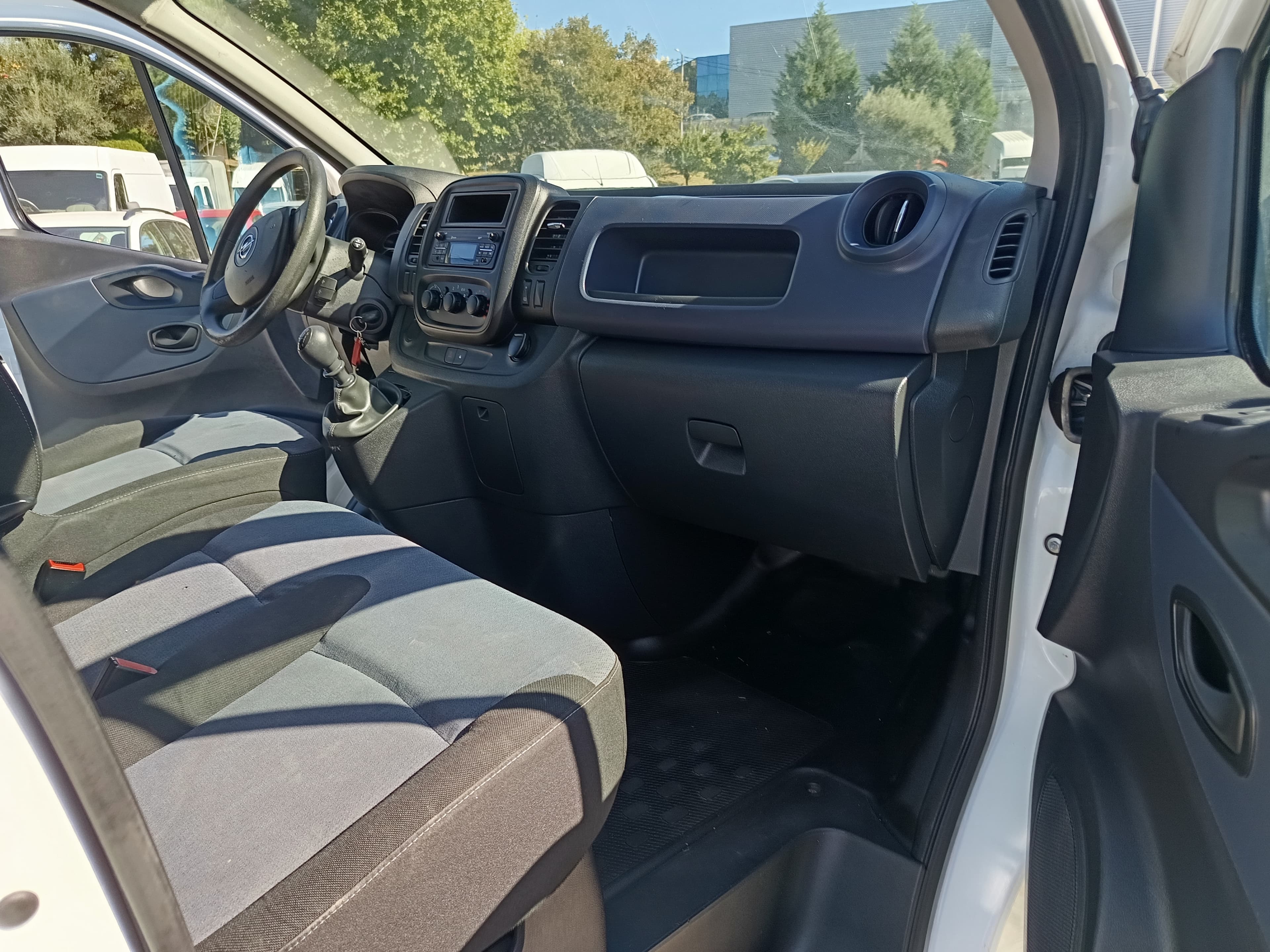 Opel Vívaro · Ano 2014 — imagem 17