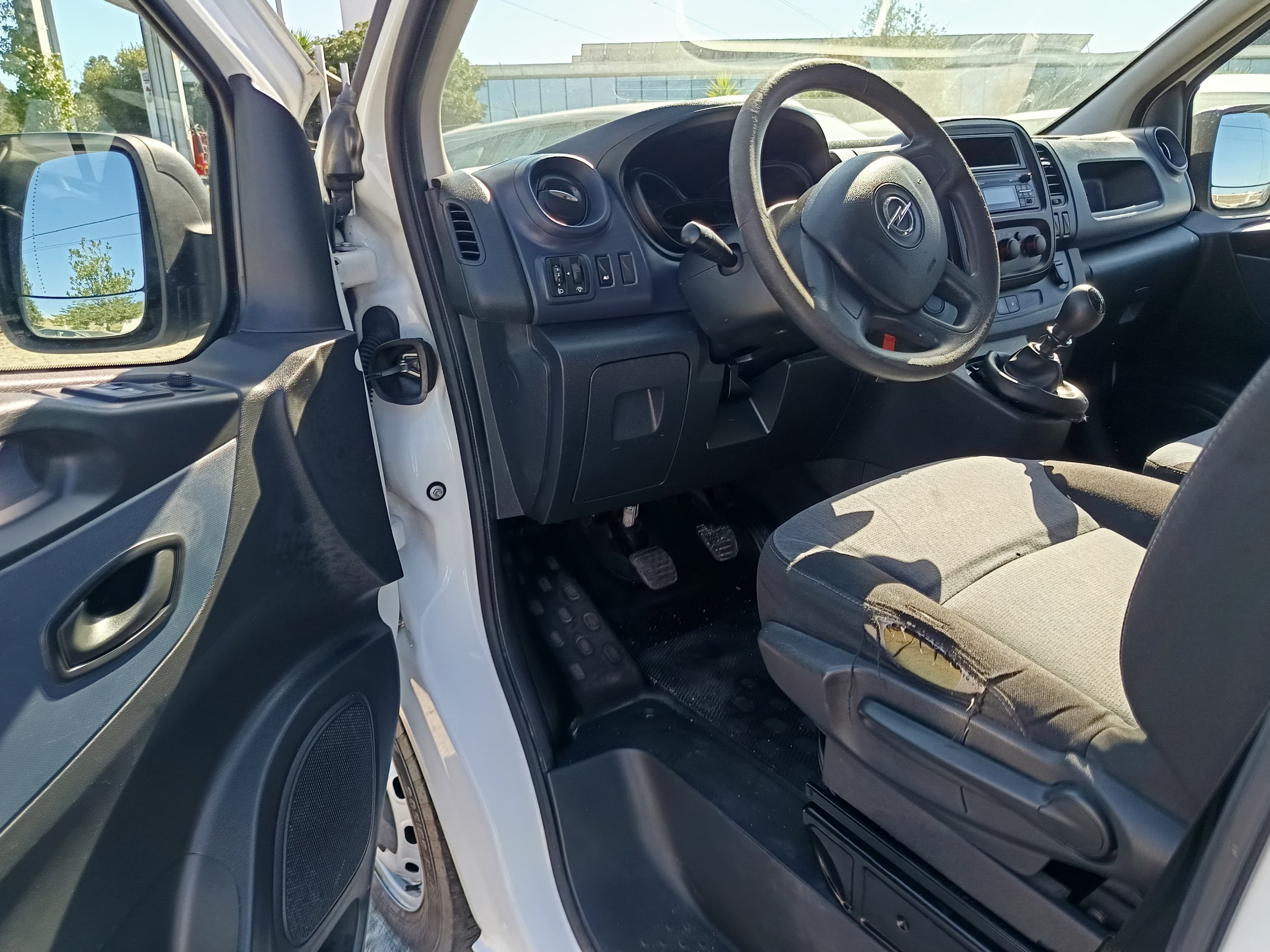 Opel Vívaro · Ano 2014 — imagem 21