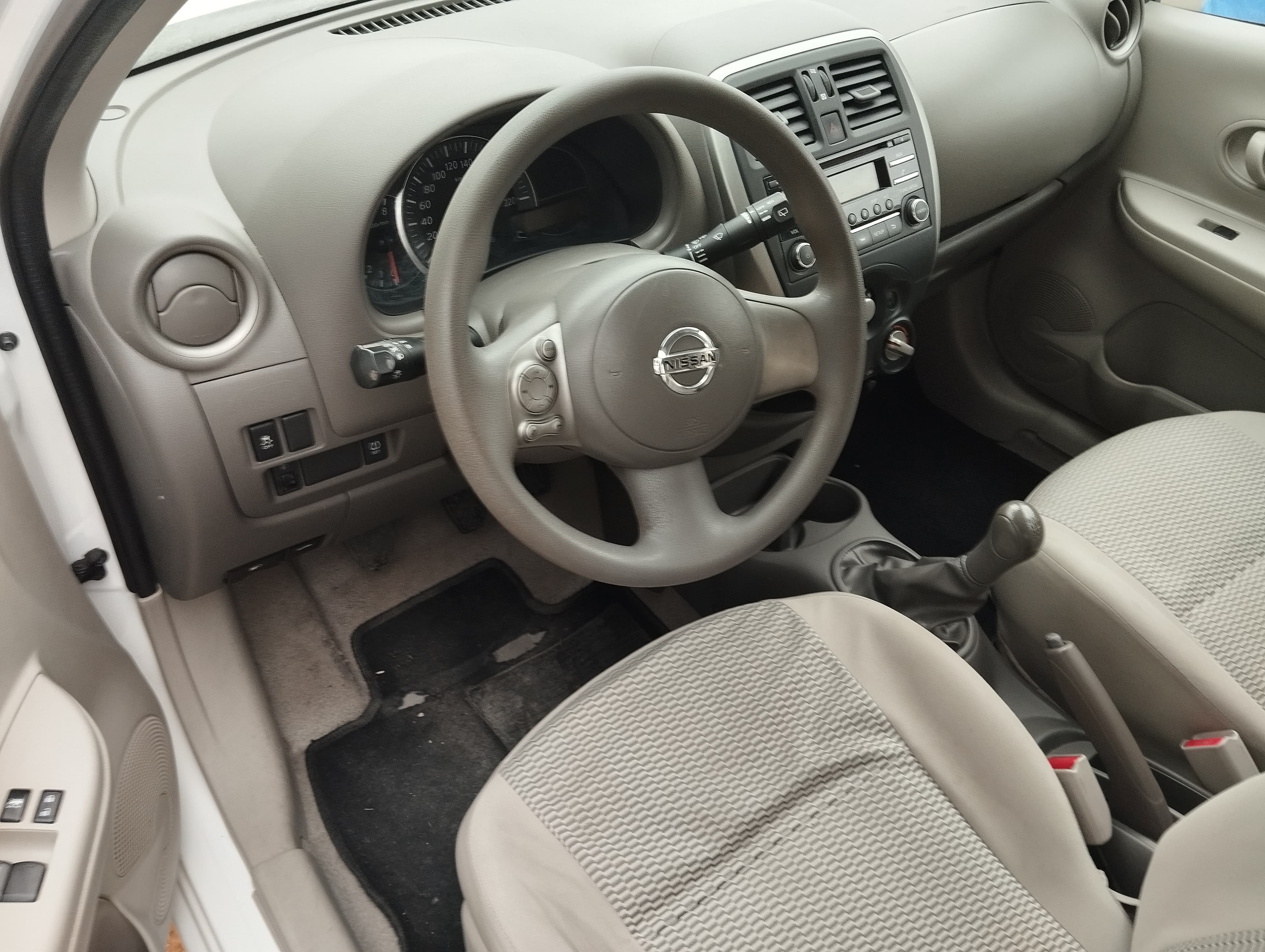 Nissan Micra 1.2 · Año 2016 — imagen 9