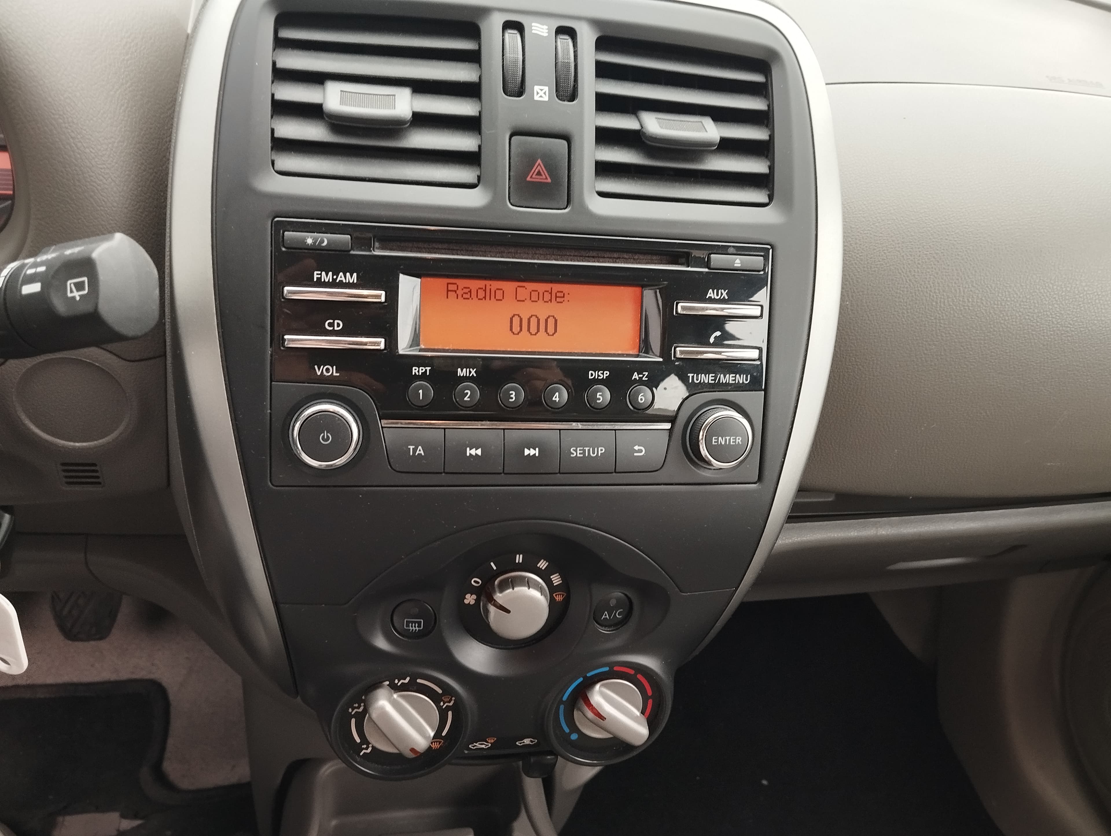 Nissan Micra 1.2 · Año 2016 — imagen 10