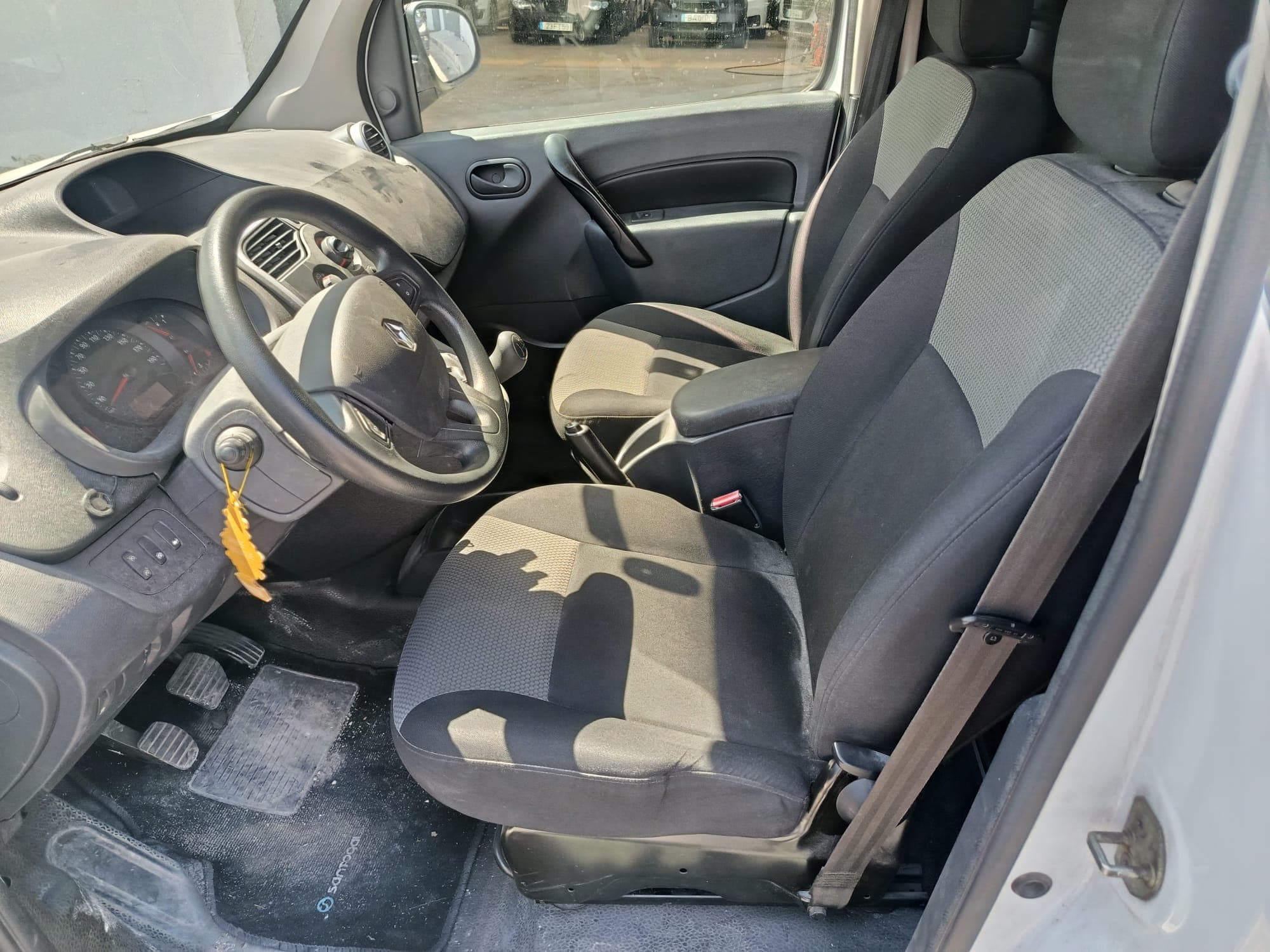 Renault Kangoo 1.5 dCi · Ano 2018 — imagem 17