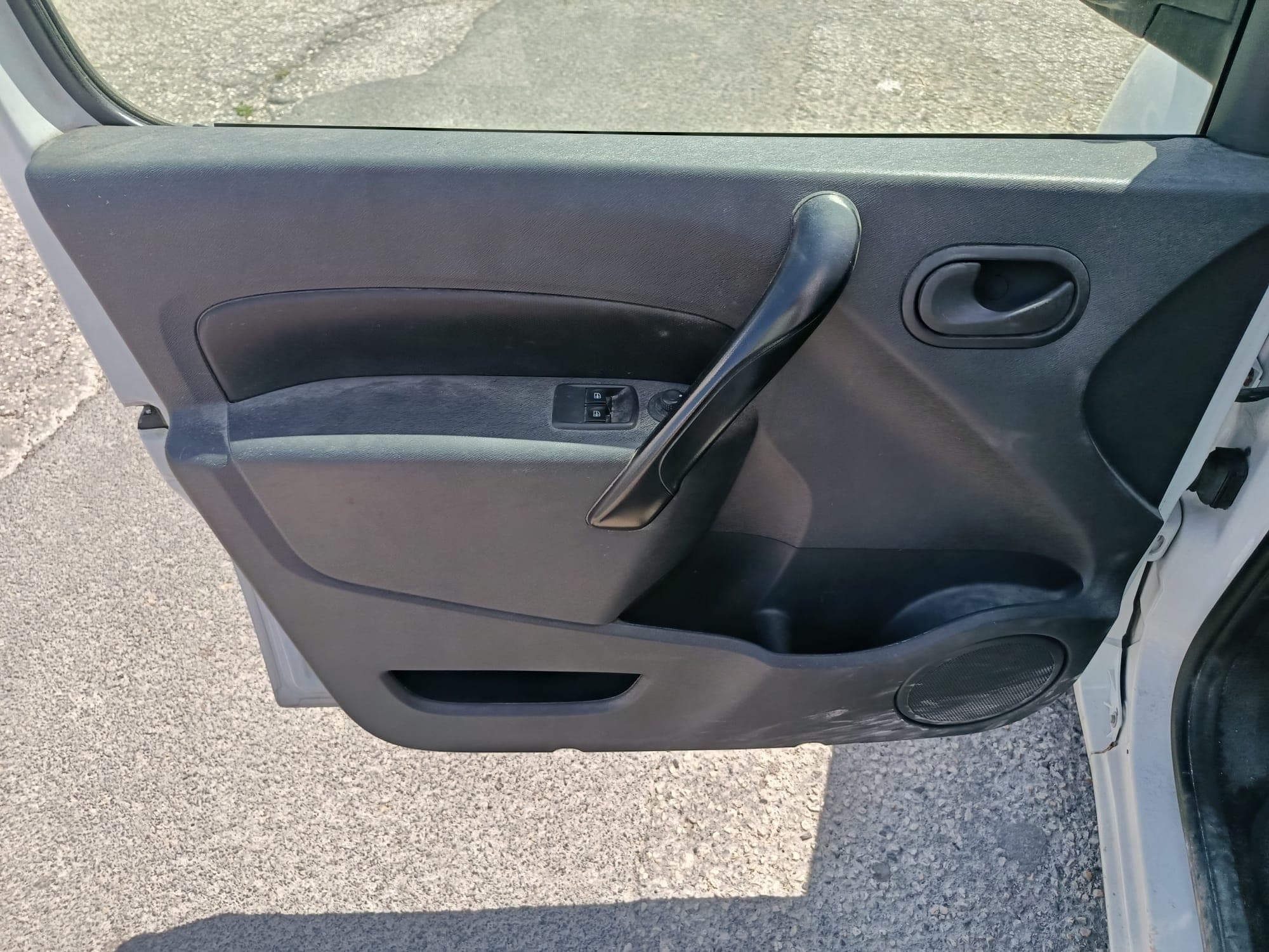 Renault Kangoo 1.5 dCi · Ano 2018 — imagem 14