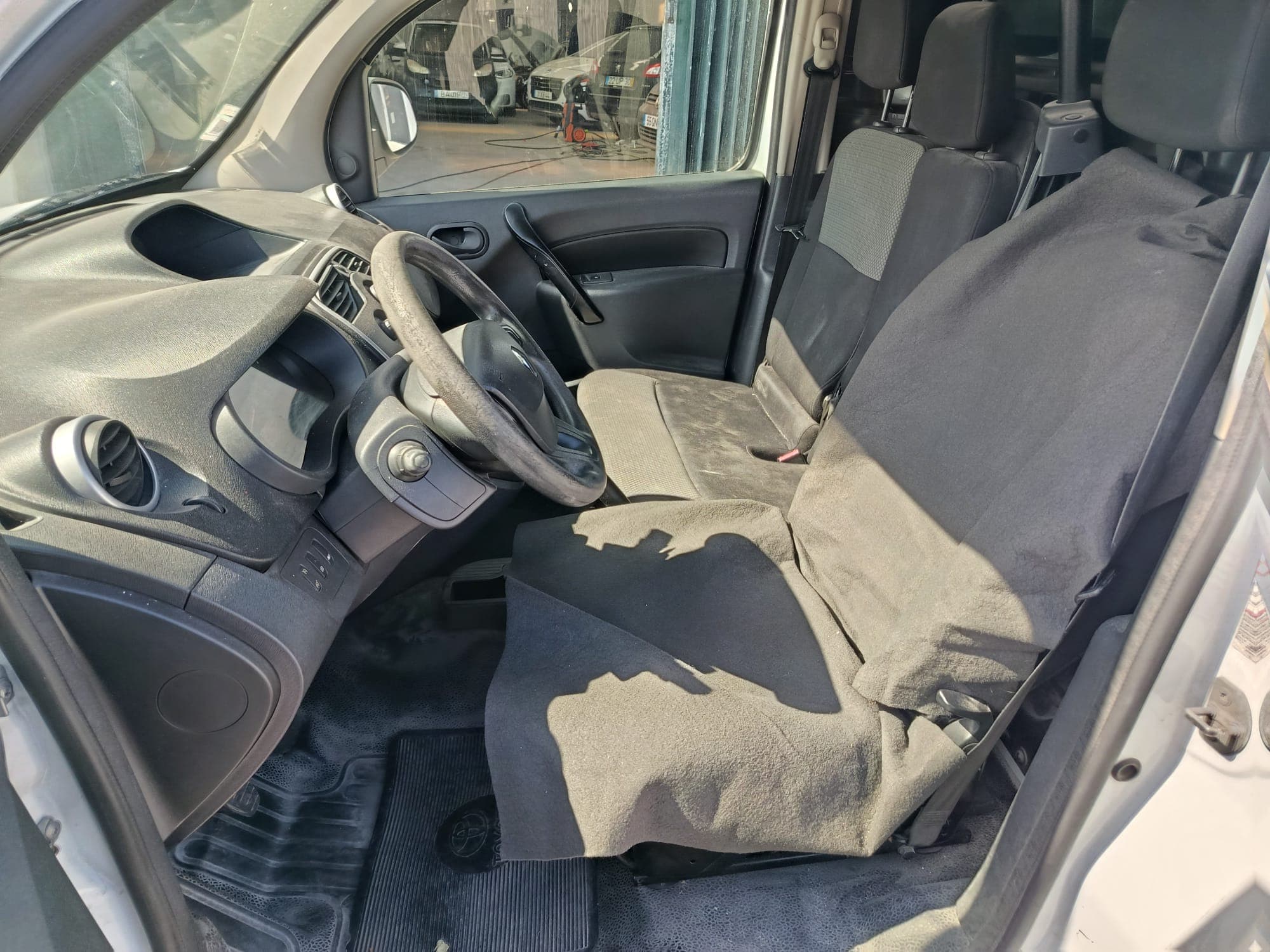 Renault Kangoo 1.5 dCi · Ano 2017 — imagem 14