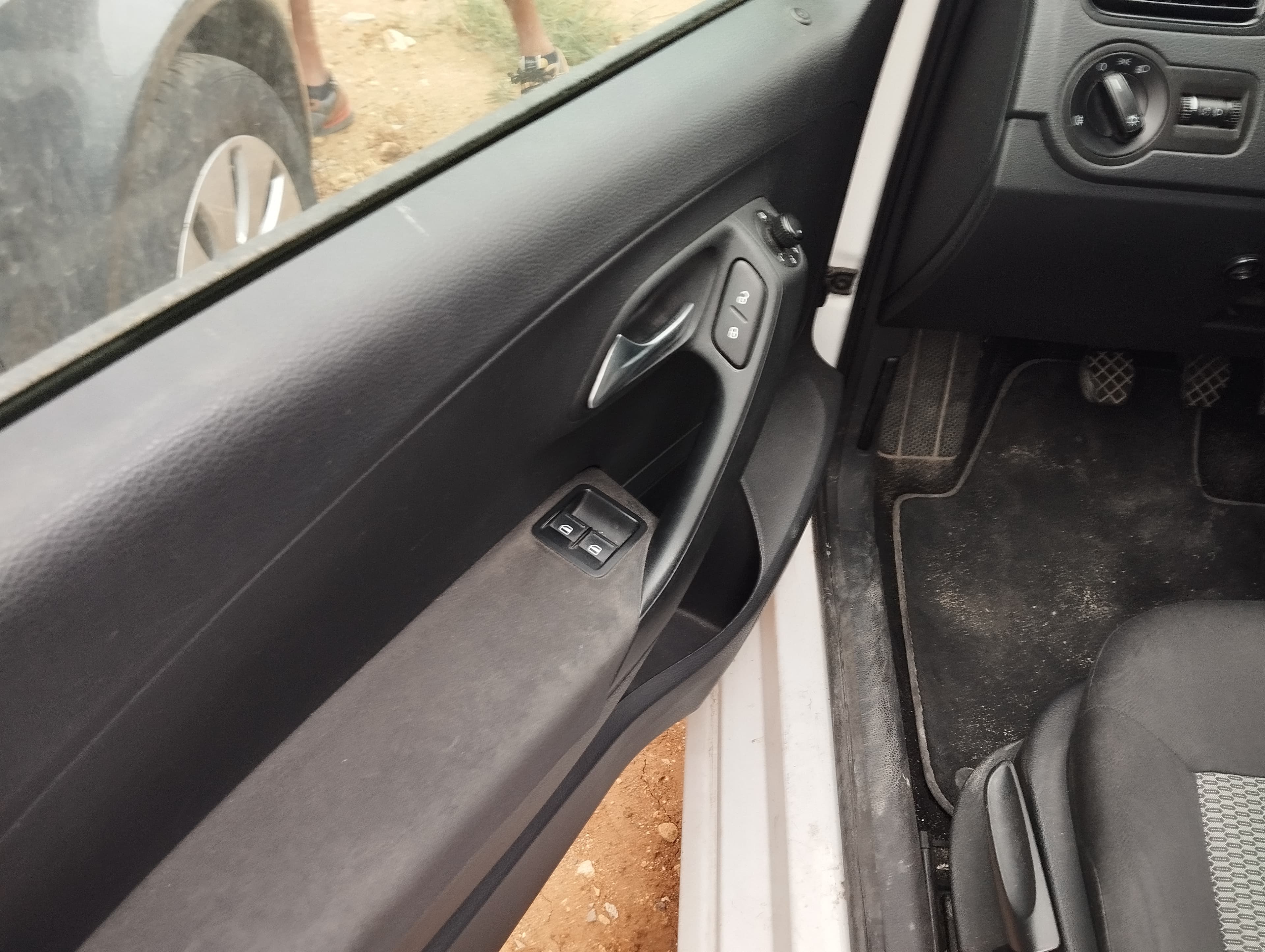 Volkswagen Polo 1.2 TDI · Ano 2014 — imagem 9