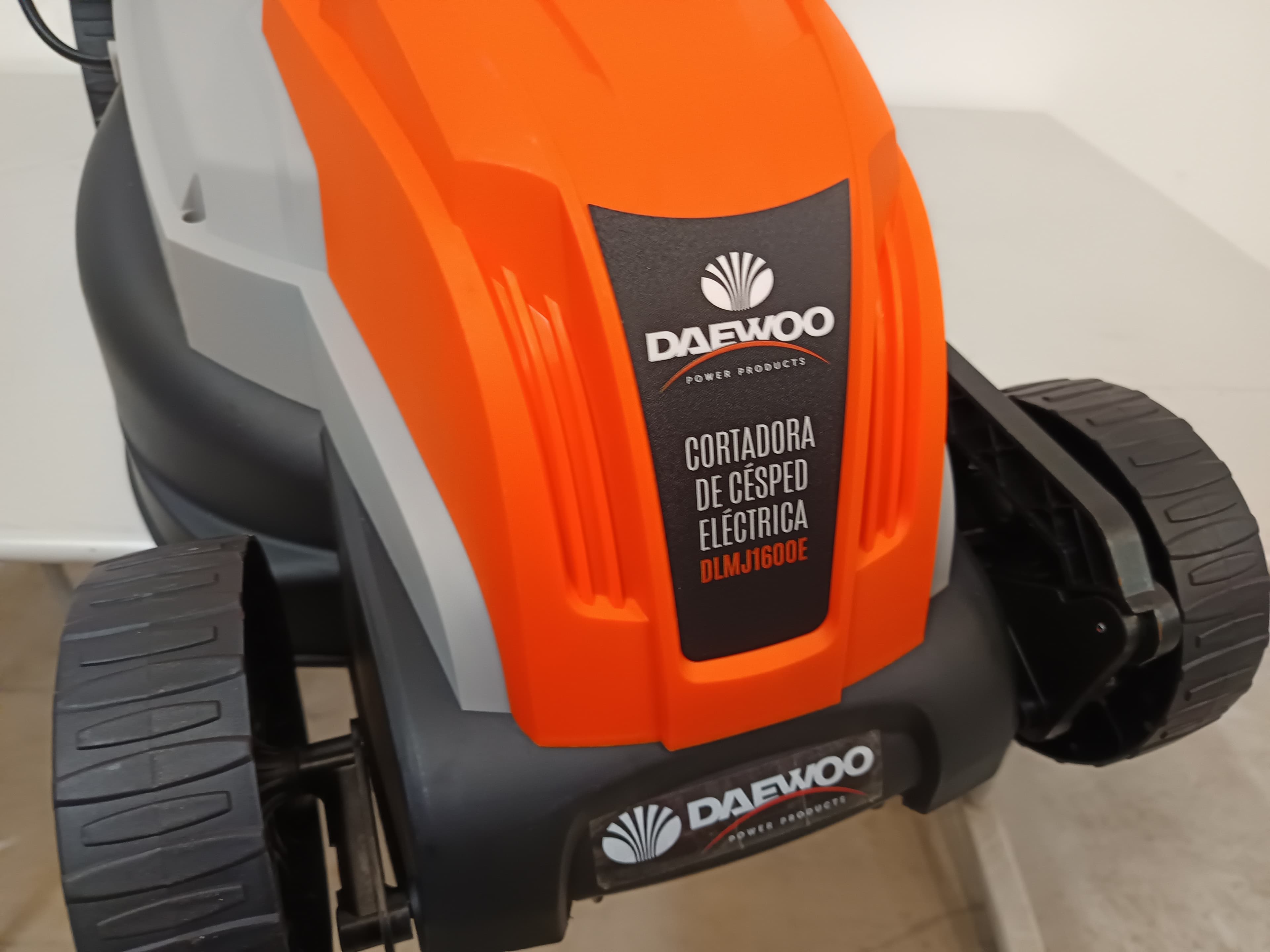 Máquina de cortar césped Daewoo — imagen 3