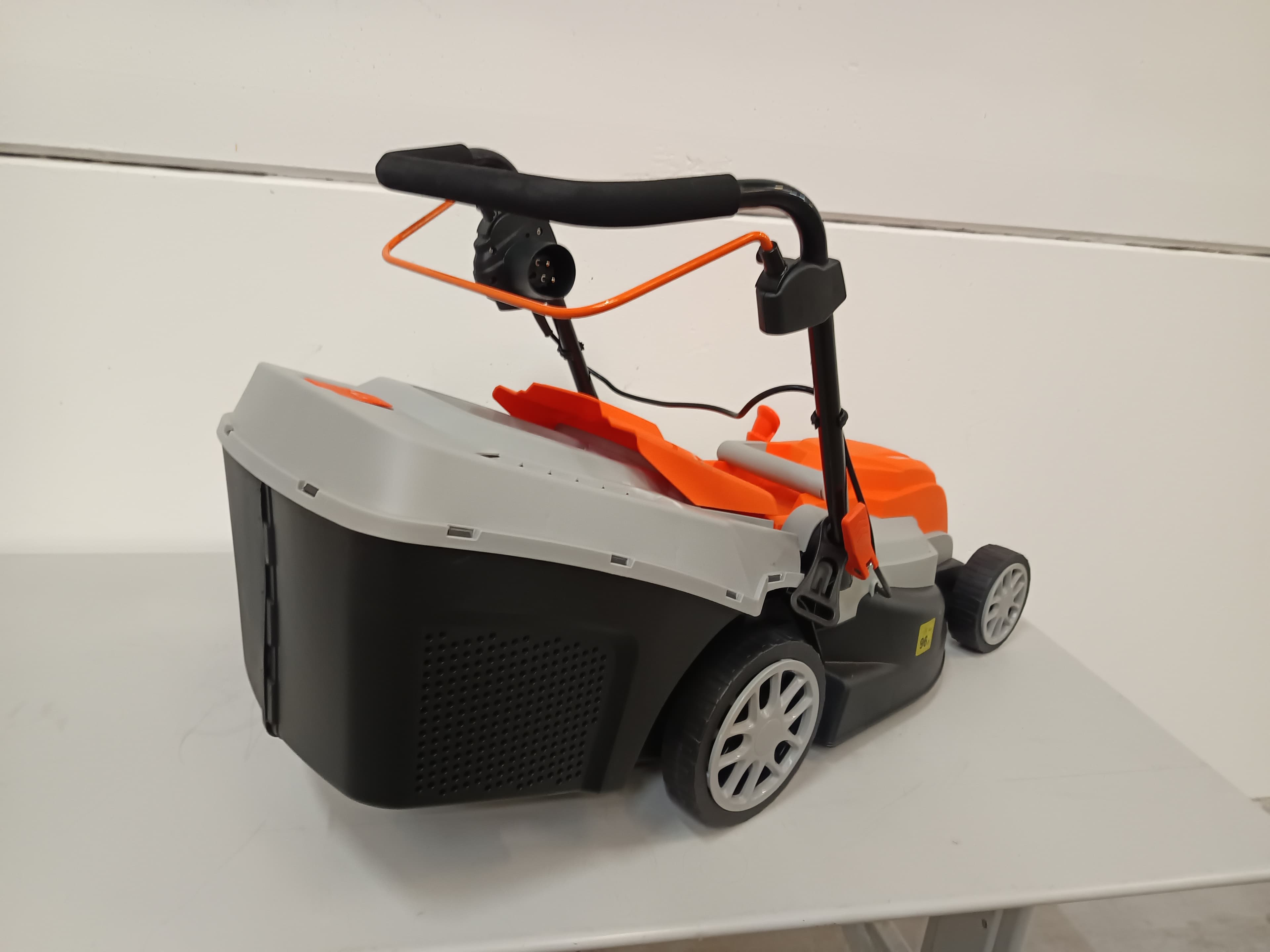 Máquina de cortar relva Daewoo — imagem 5