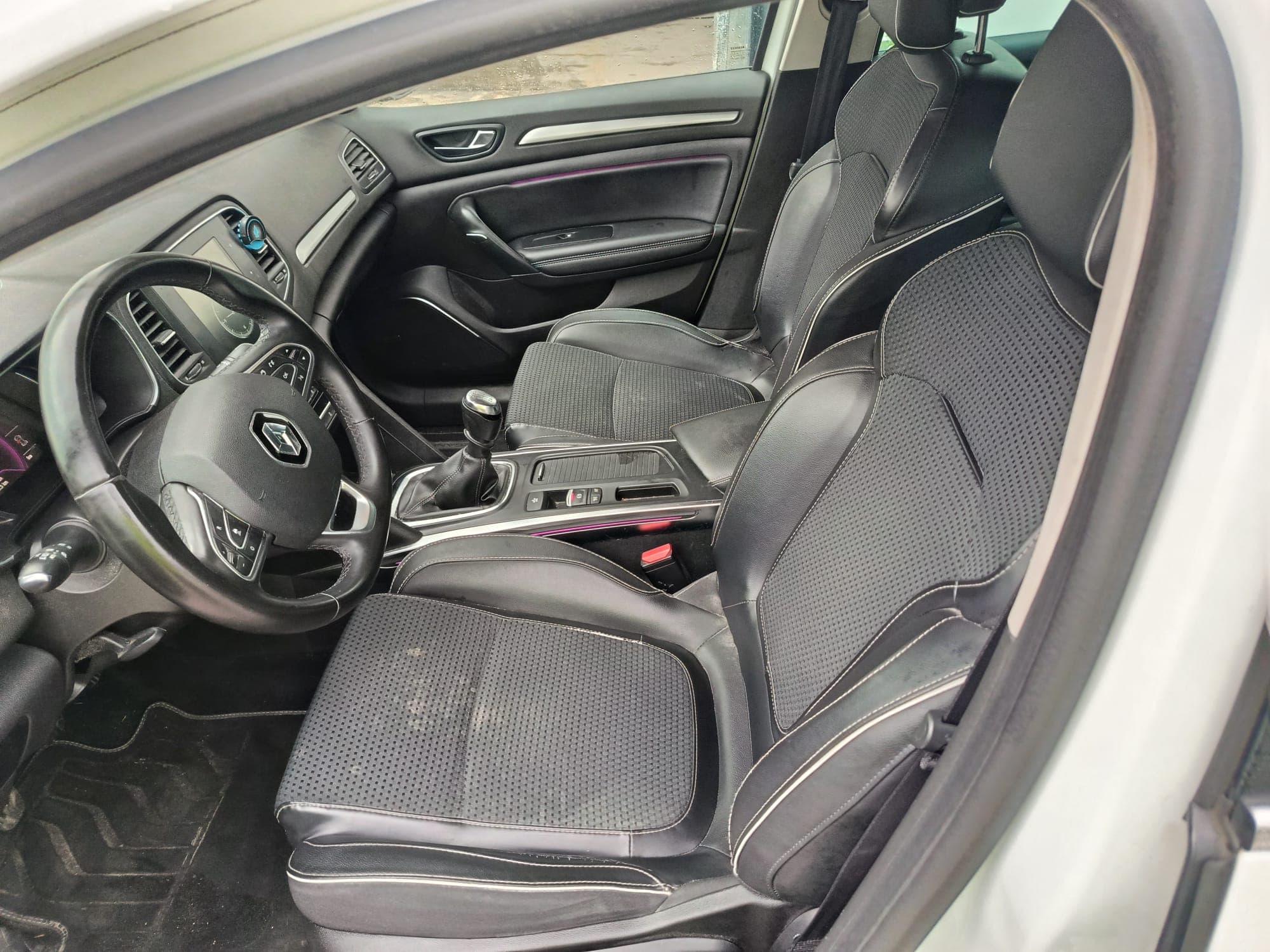 Renault Mégane · Année 2017 — image 13